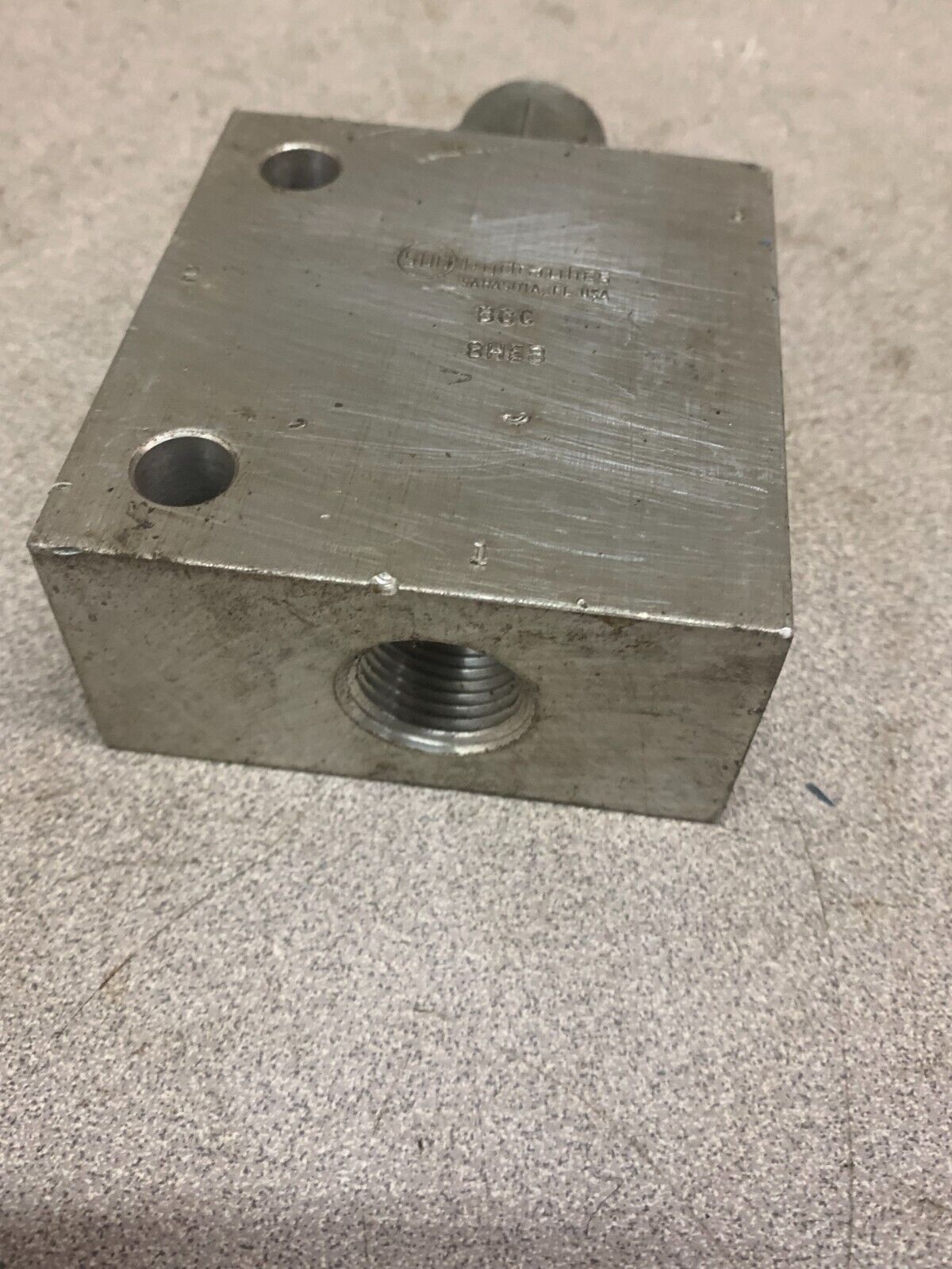 NEW NO BOX SUN HYDRAULICS BCC 8HE8 MANIFOLD