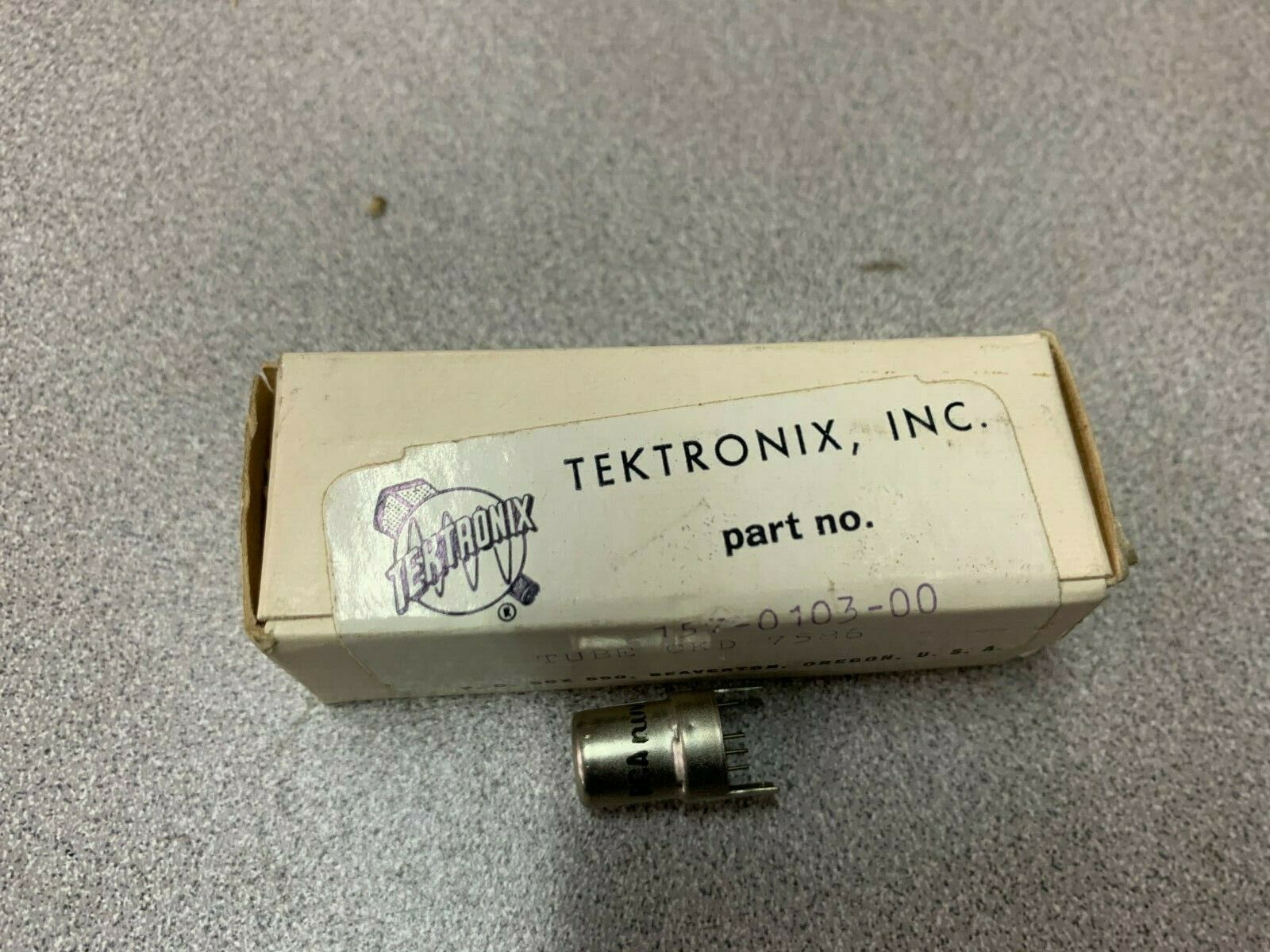 NEW IN BOX TEKTRONIX VACUUM TUBE 157-0103-00