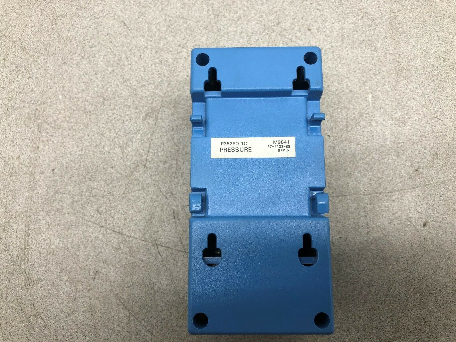 USED JOHNSON CONTROLS .5-5 INCH WC 10 VDC 20 MA PRESSURE CONTROL MODULE P352PQ-1