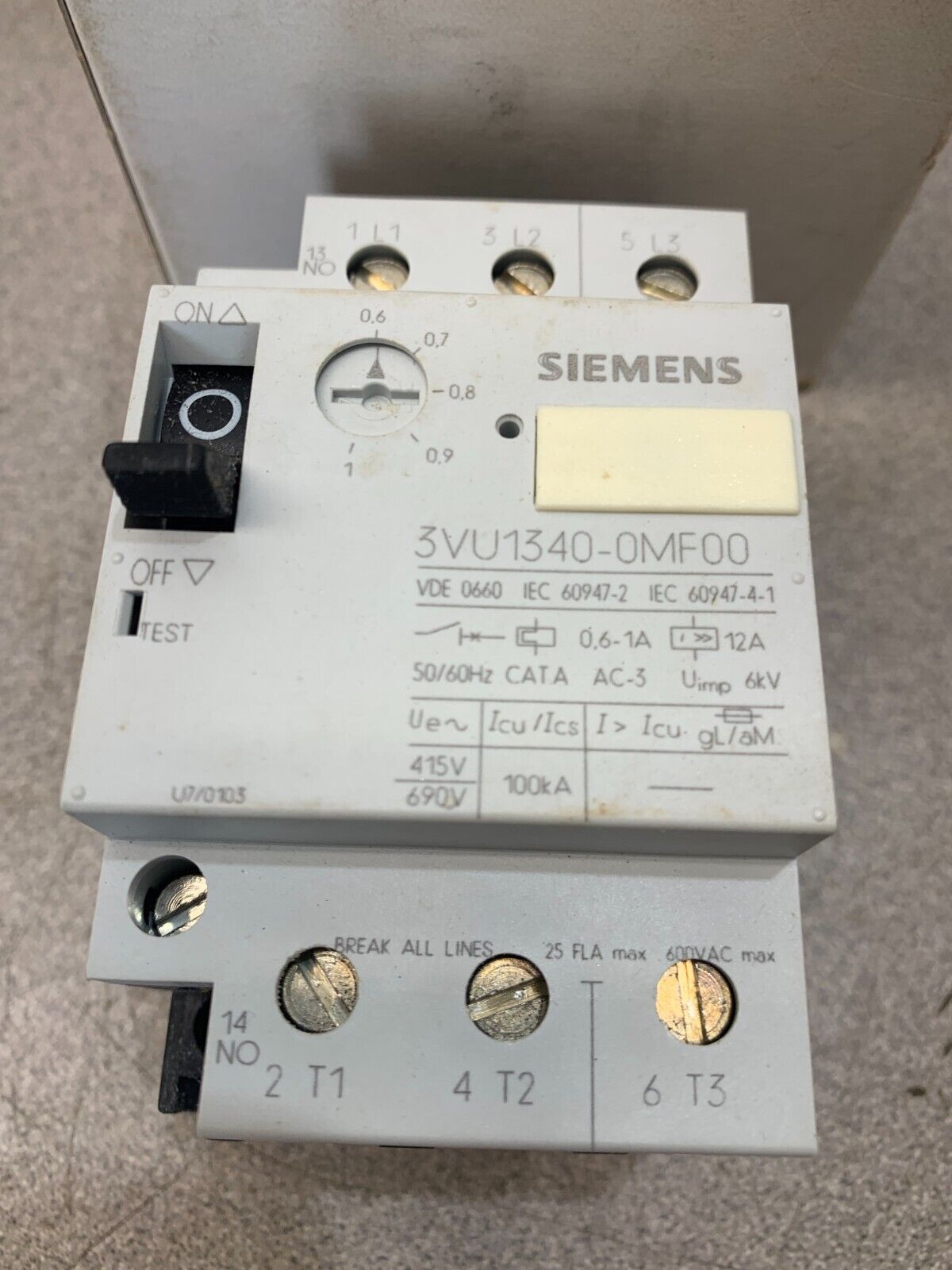 NEW IN BOX SIEMENS 0.6-1A CIRCUIT BREAKER 3VU1340-0MF00