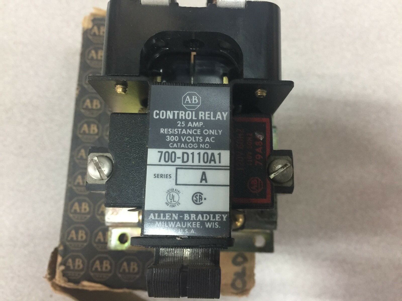 NEW IN BOX (LID OF BOX RIPPED) ALLEN BRADLEY CONTROL RELAY 120V COIL 700-D110A1