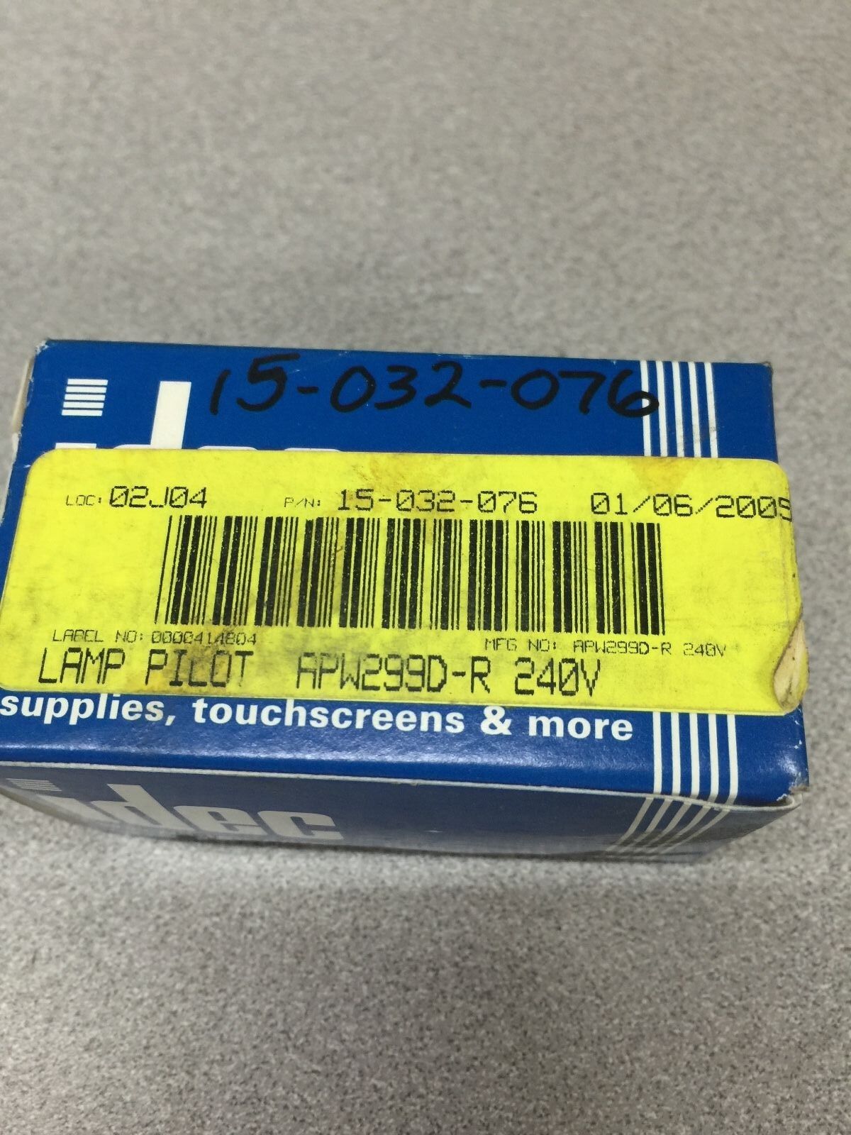 NEW IN BOX IDEC INDICATOR APW299D-R 240V