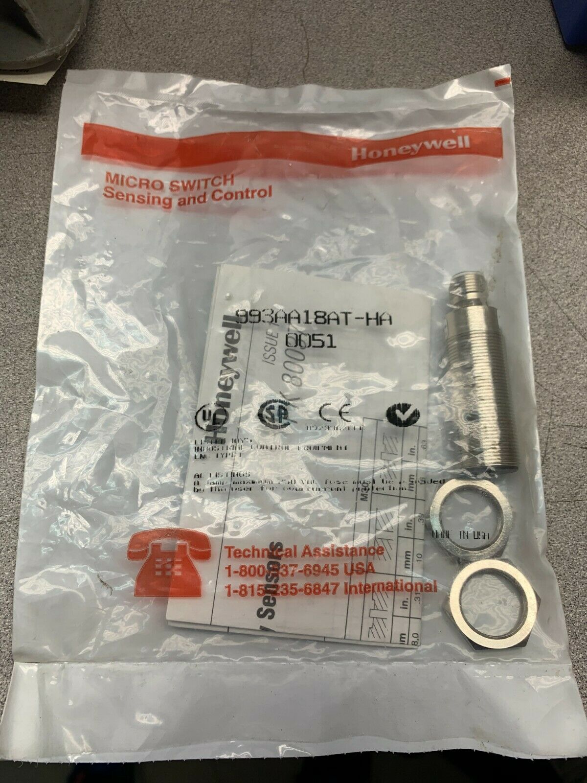 NEW IN BAG HONEYWELL SENSOR 993AA18AT-HA