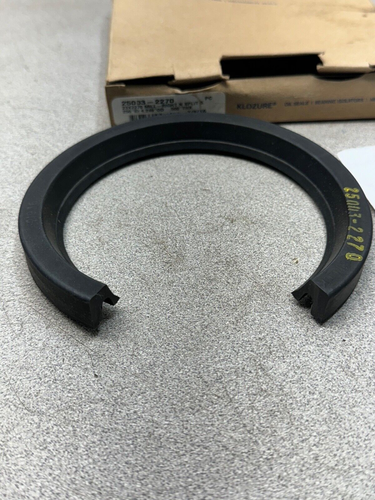 NEW IN BOX GARLOCK SPLIT SEAL 25003-2270