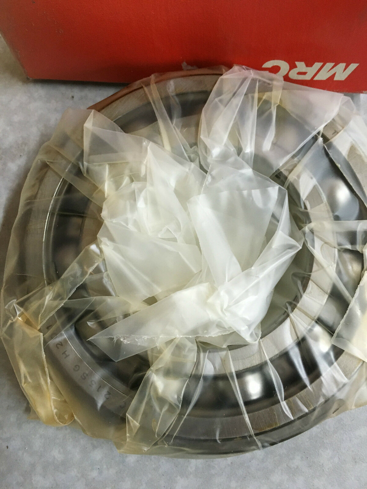 NEW IN BOX MRC ROLLER BEARING 213-SG/H201