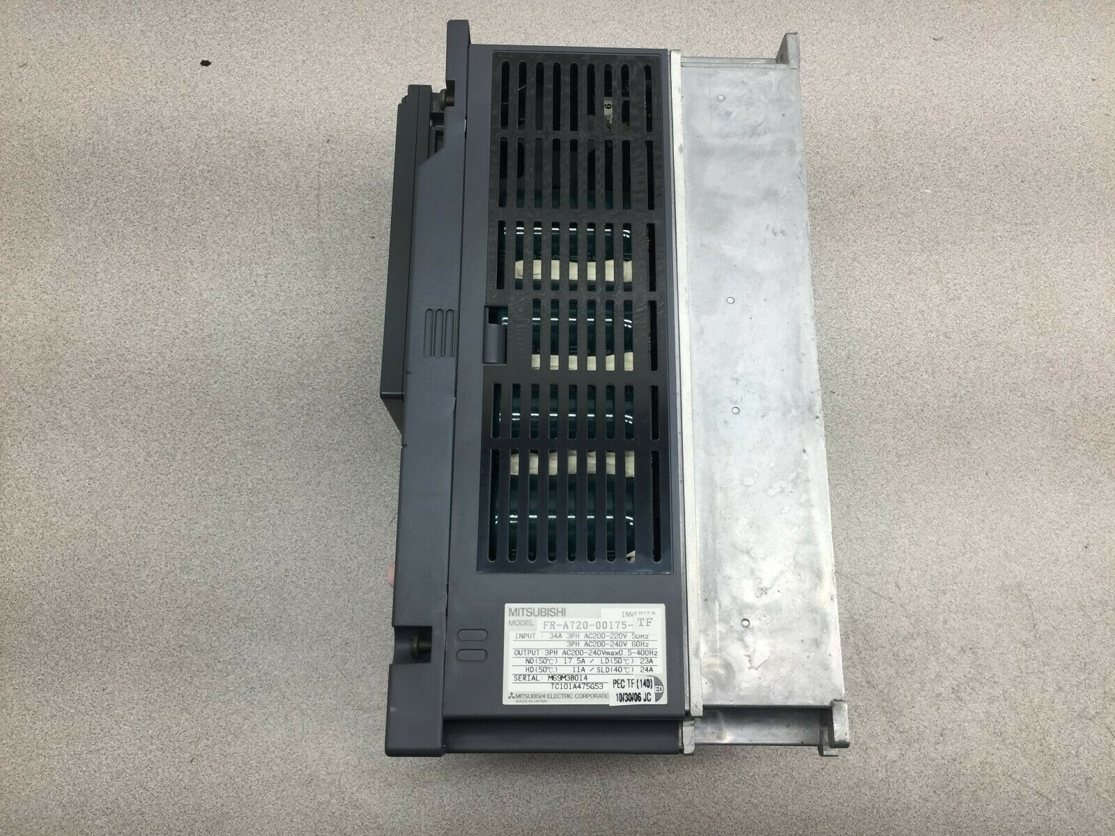 USED MITSUBISHI 3PH 200-240VAC 34AMP INVERTER DRIVE FR-A720-00175-TF