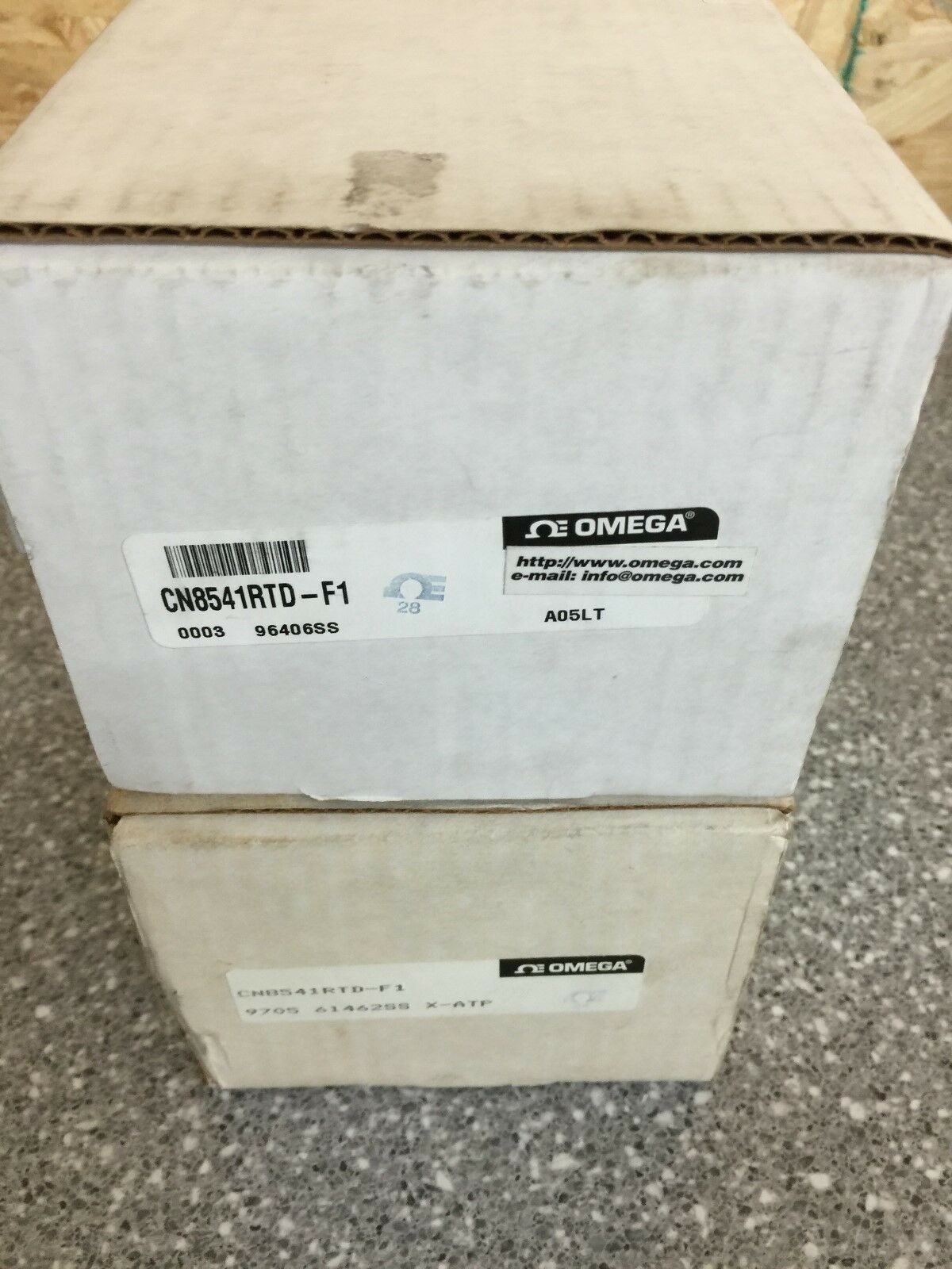 NEW IN BOX OMEGA CN8500 SERIES TEMPERATURE/PROCESS CONTROLLER CN8541RTD-F1