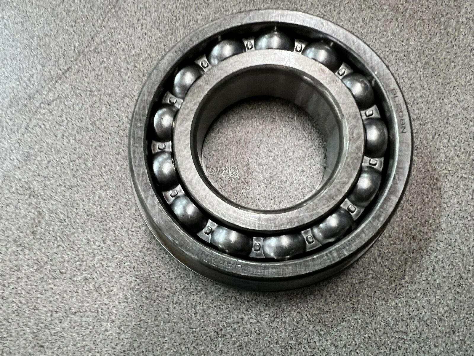 NEW IN BOX NSK 1208 L ROLLER BEARING BL208N