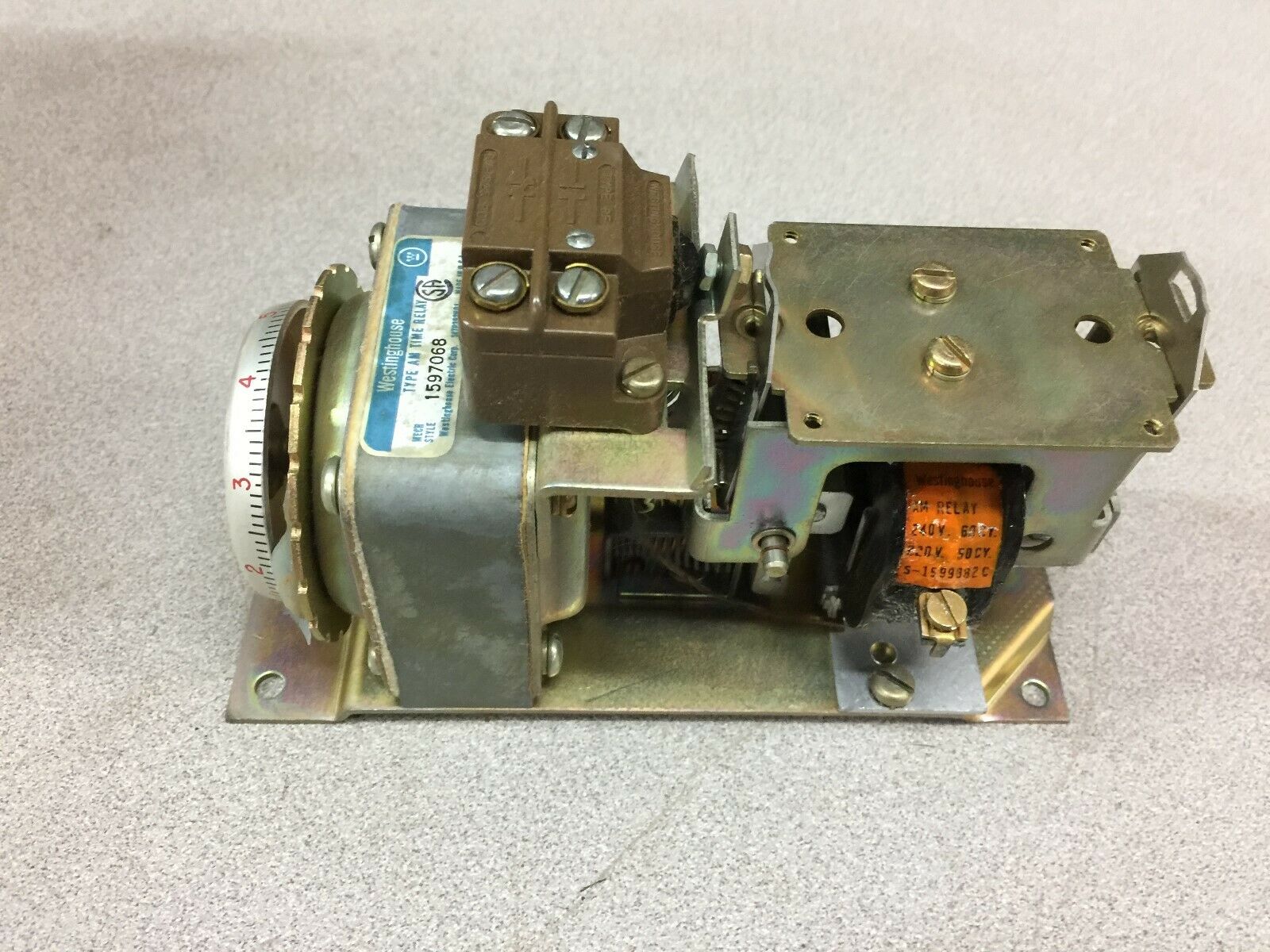 NEW IN BOX WESTINGHOUSE 240VAC COIL TYPE AM TIME RELAY 1597068