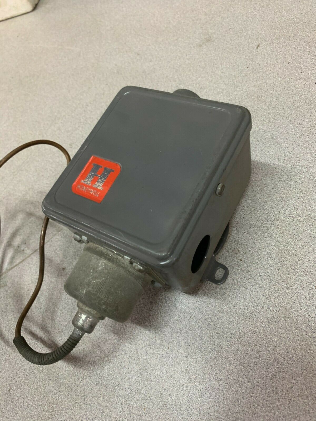 USED HONEYWELL TEMPERATURE CONTROLLER L456A 1016