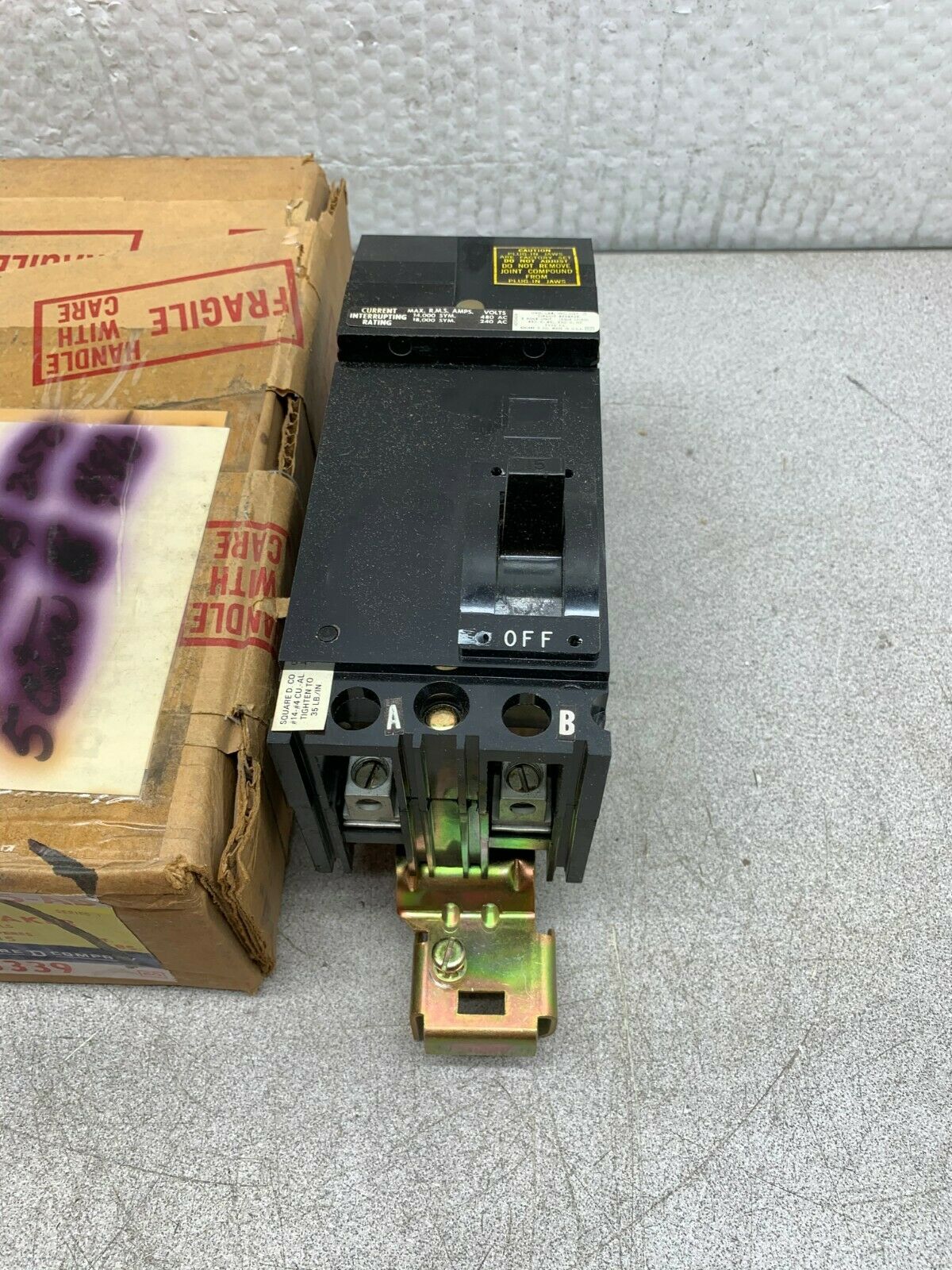 NEW IN BOX SQUARE D 2 POLE 15AMP CIRCUIT BREAKER FA24015AB