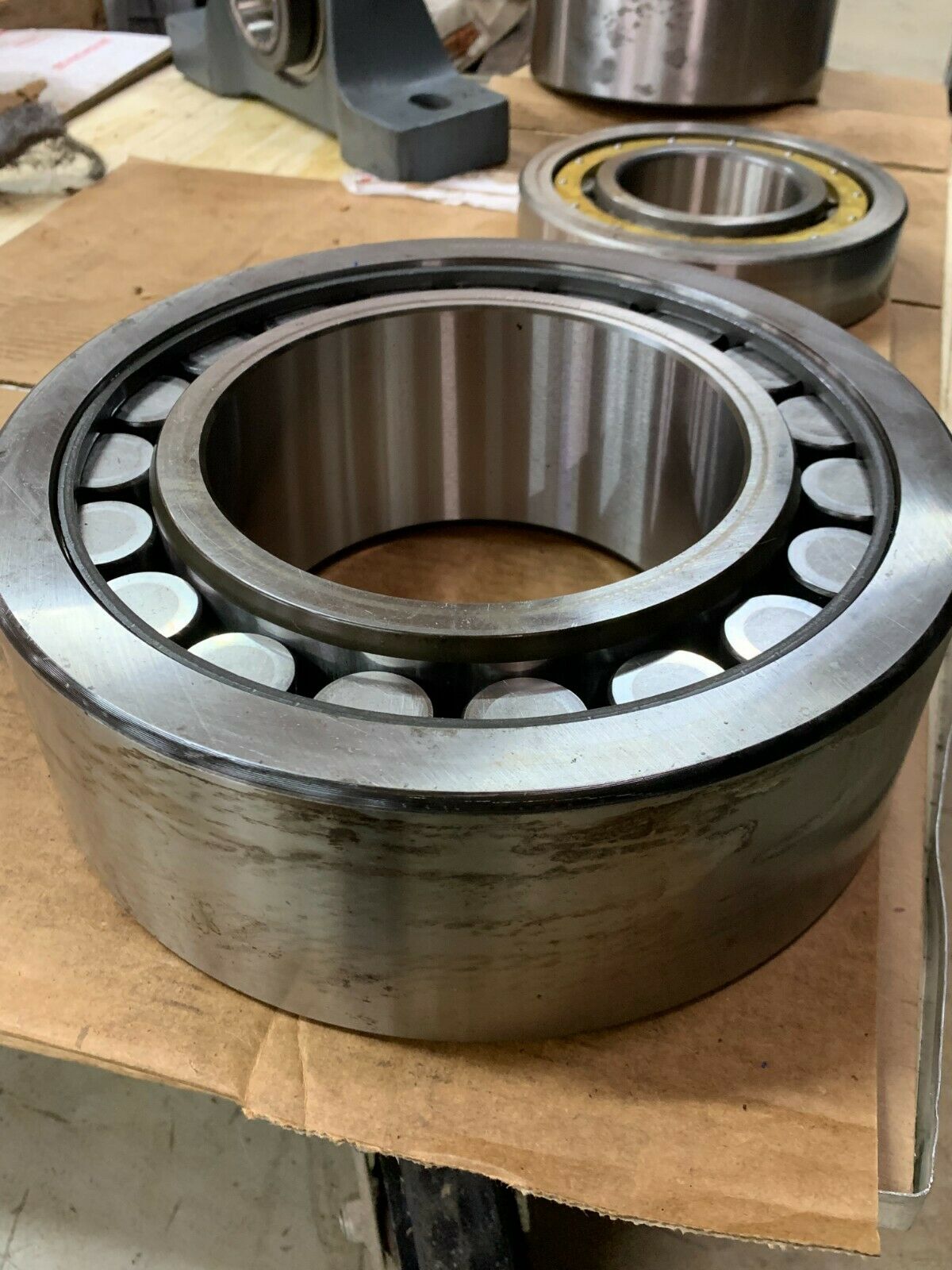 NEW NO BOX AMERICAN SJ AD5232 ROLLER BEARING QJ D5232