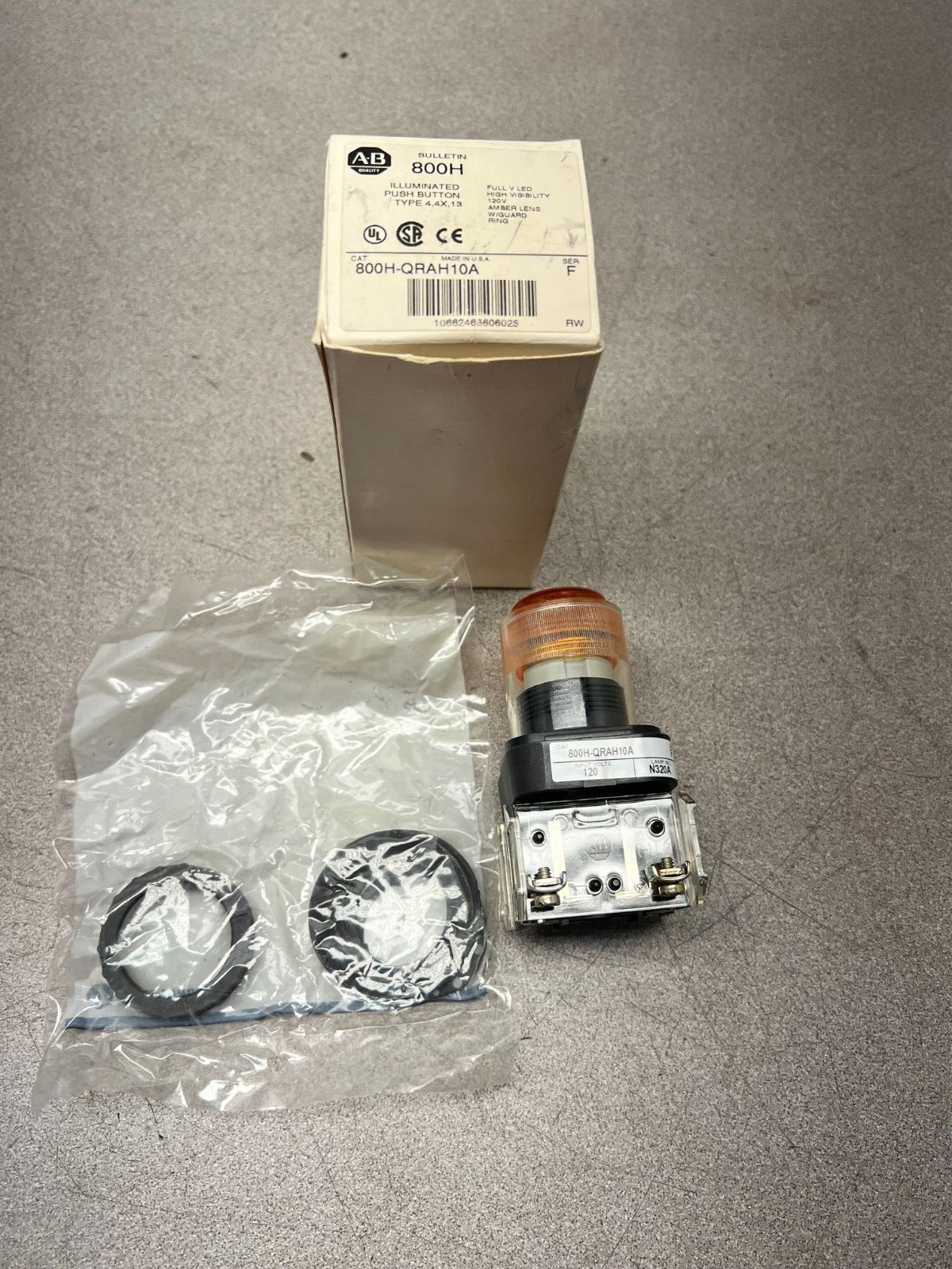 NEW IN BOX ALLEN BRADLEY PUSHBUTTON 800H-QRAH10A SERIES F