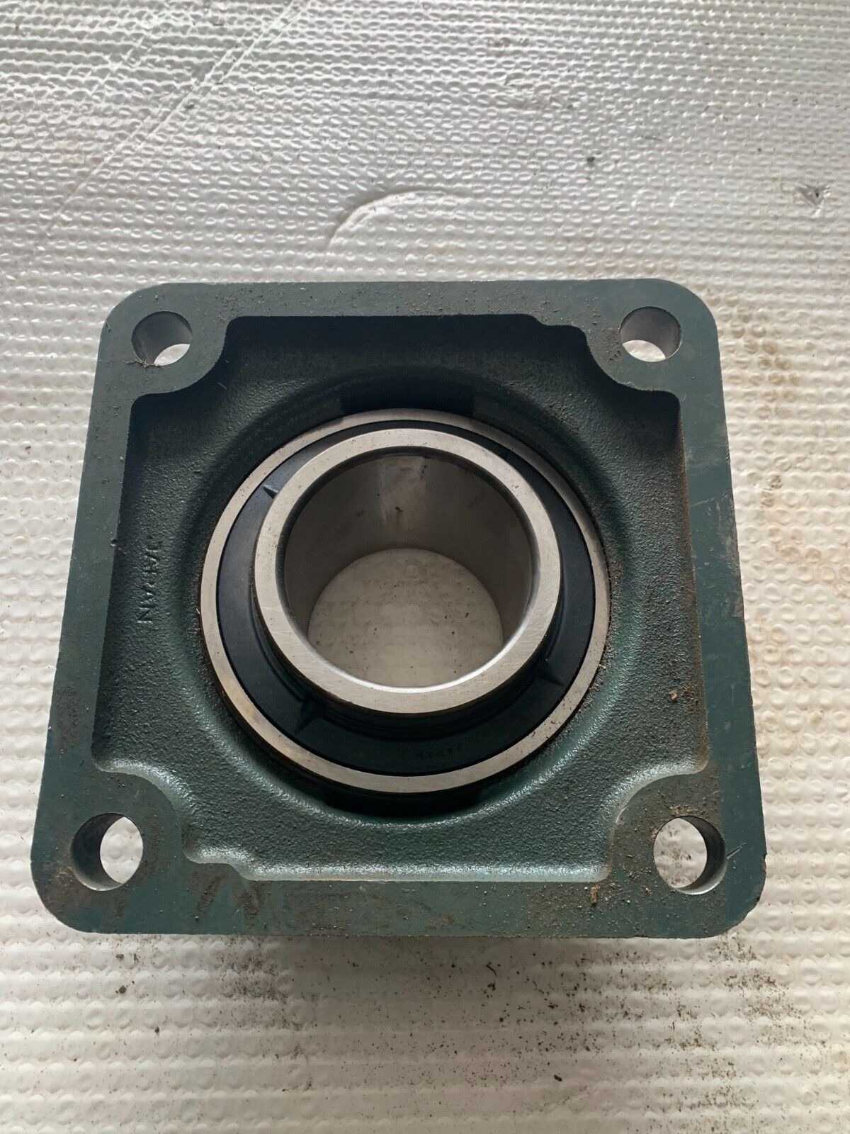 NEW NO BOX NTN F218 FLANGE BEARING 4-BOLT 90MM BORE UC218-308