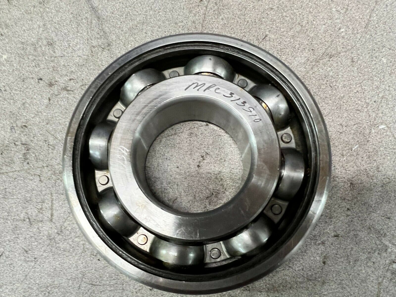 NEW IN BOX MRC 313-A ROLLER BEARING 313S10