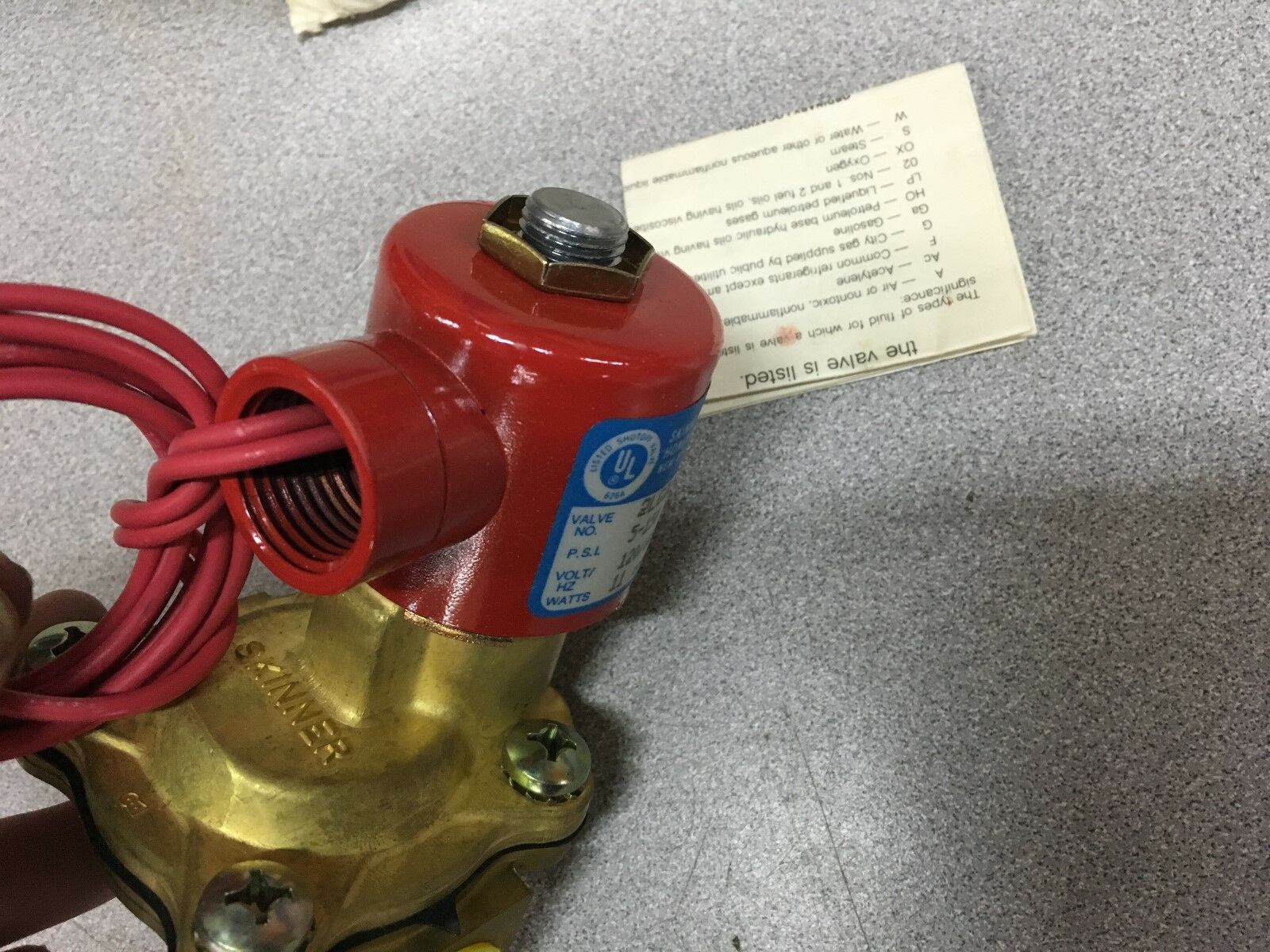 NEW IN BOX HONEYWELL SKINNER SOLENOID VALVE 2LG2LB4150