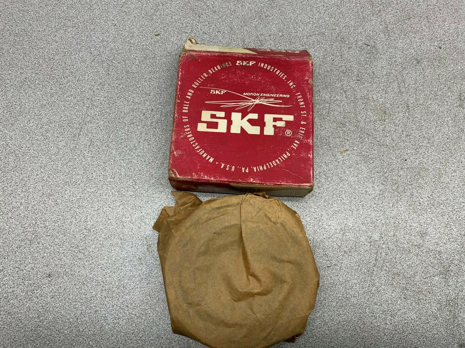 NEW IN BOX SKF BEARING 22210CKC3