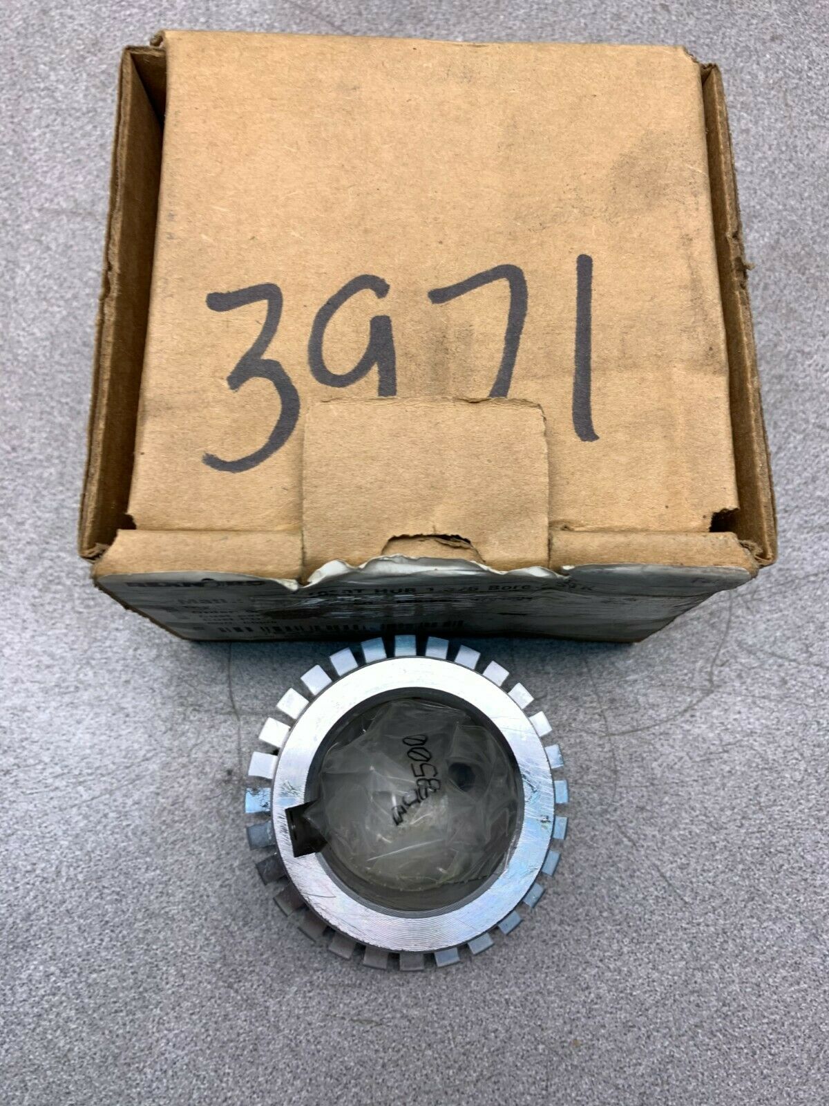 NEW IN BOX REXNORD 1030T HUB 10010794