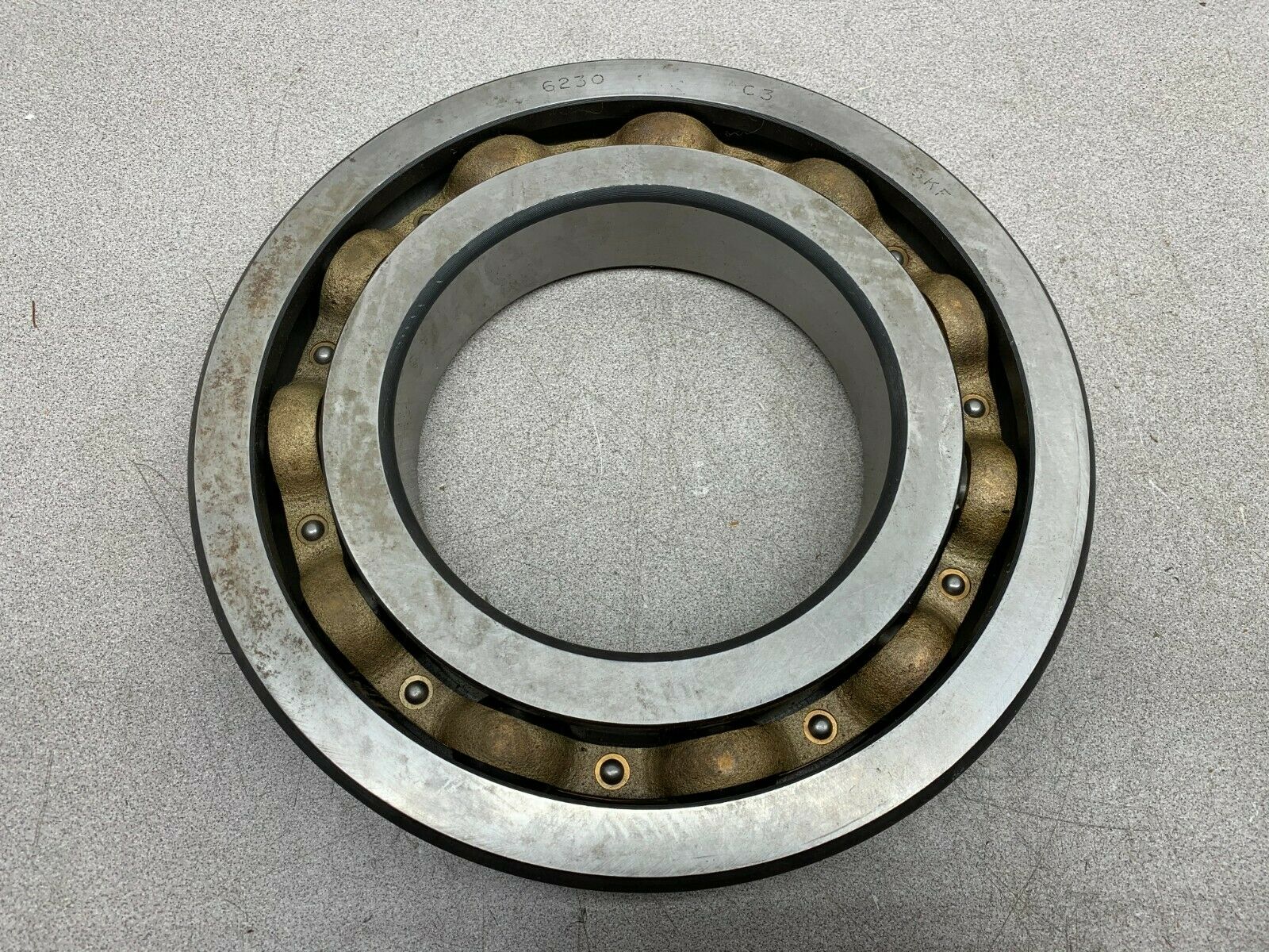 NEW NO BOX SKF RADIAL BALL BEARING 6230 M/C3