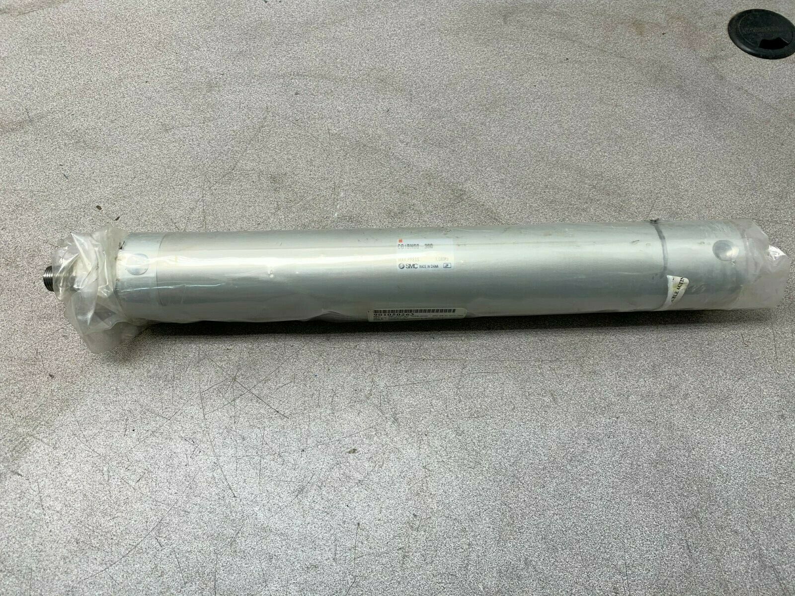 NEW NO BOX SMC PNEUMATIC CYLINDER CG1BN50-300