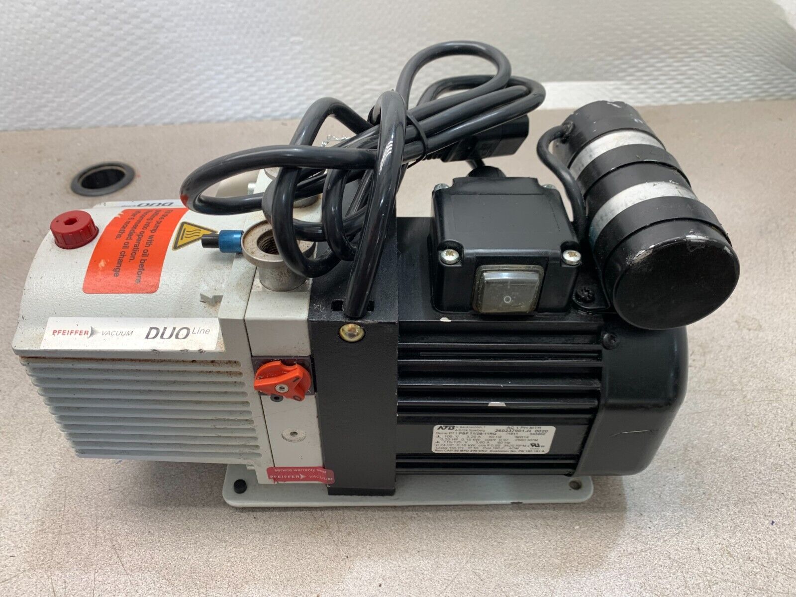 USED AGILENT Pfeiffer G7077-89055 DUO 3 VACUUM PUMP PK D41 062 H