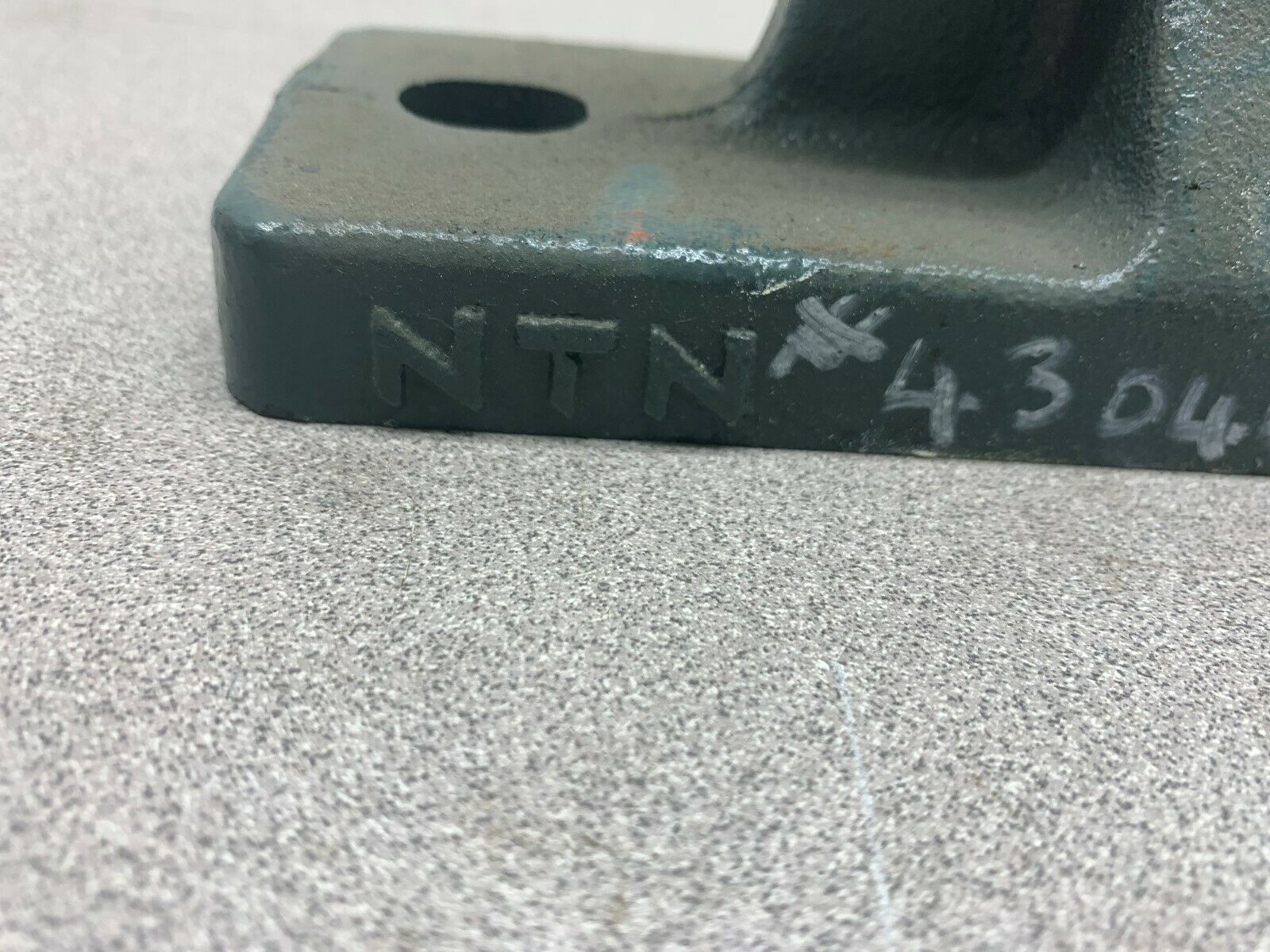 NEW NO BOX NTN BEARING HOUSING HP208