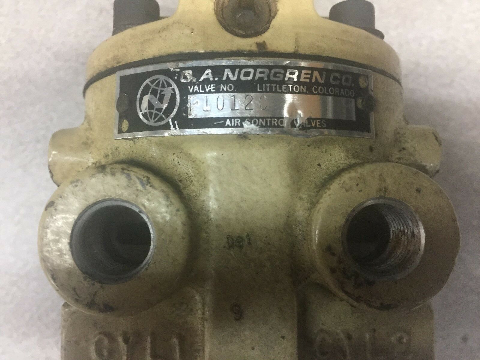 USED NORGREN PNUMATIC VALVE F1012C