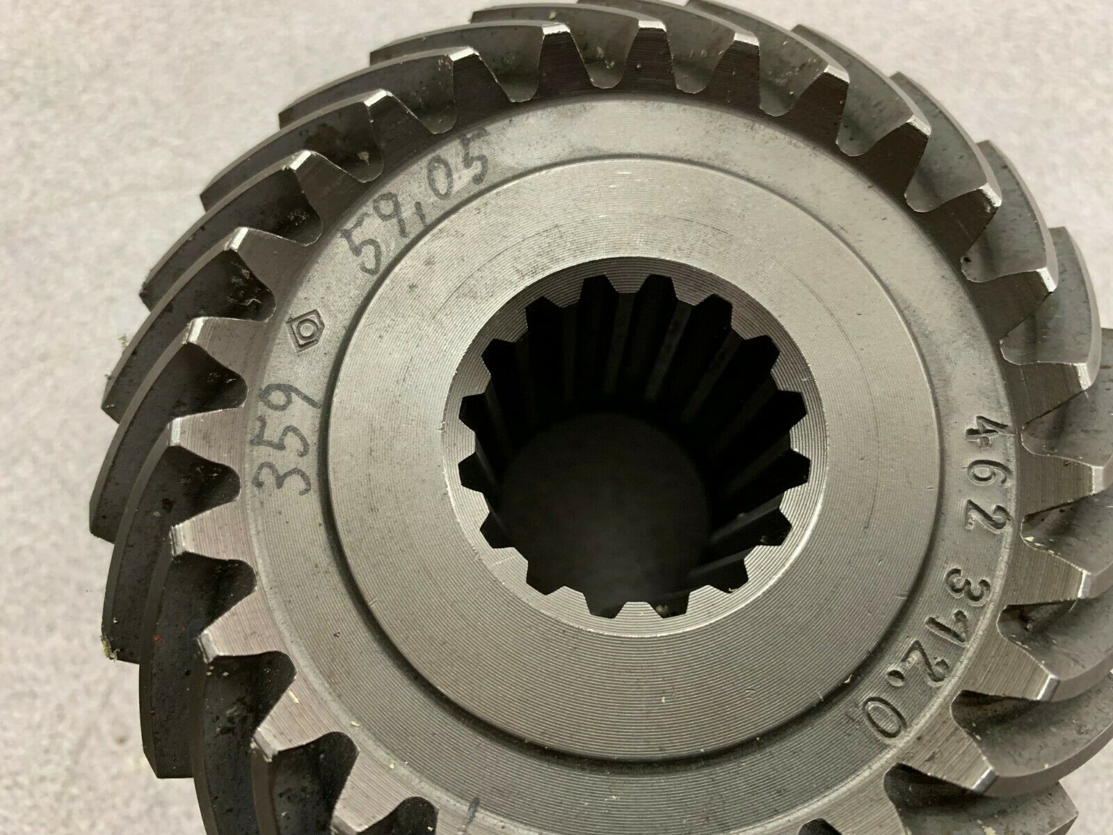 NEW NO BOX EATON 359 59.05 GEAR 462 312.0