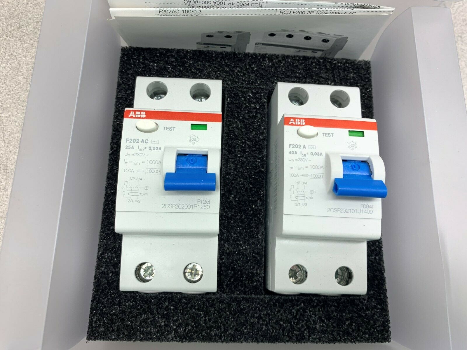 NEW NO BOX SET OF ABB 2CSF202001R1250 BREAKER 2CSF202202U1400