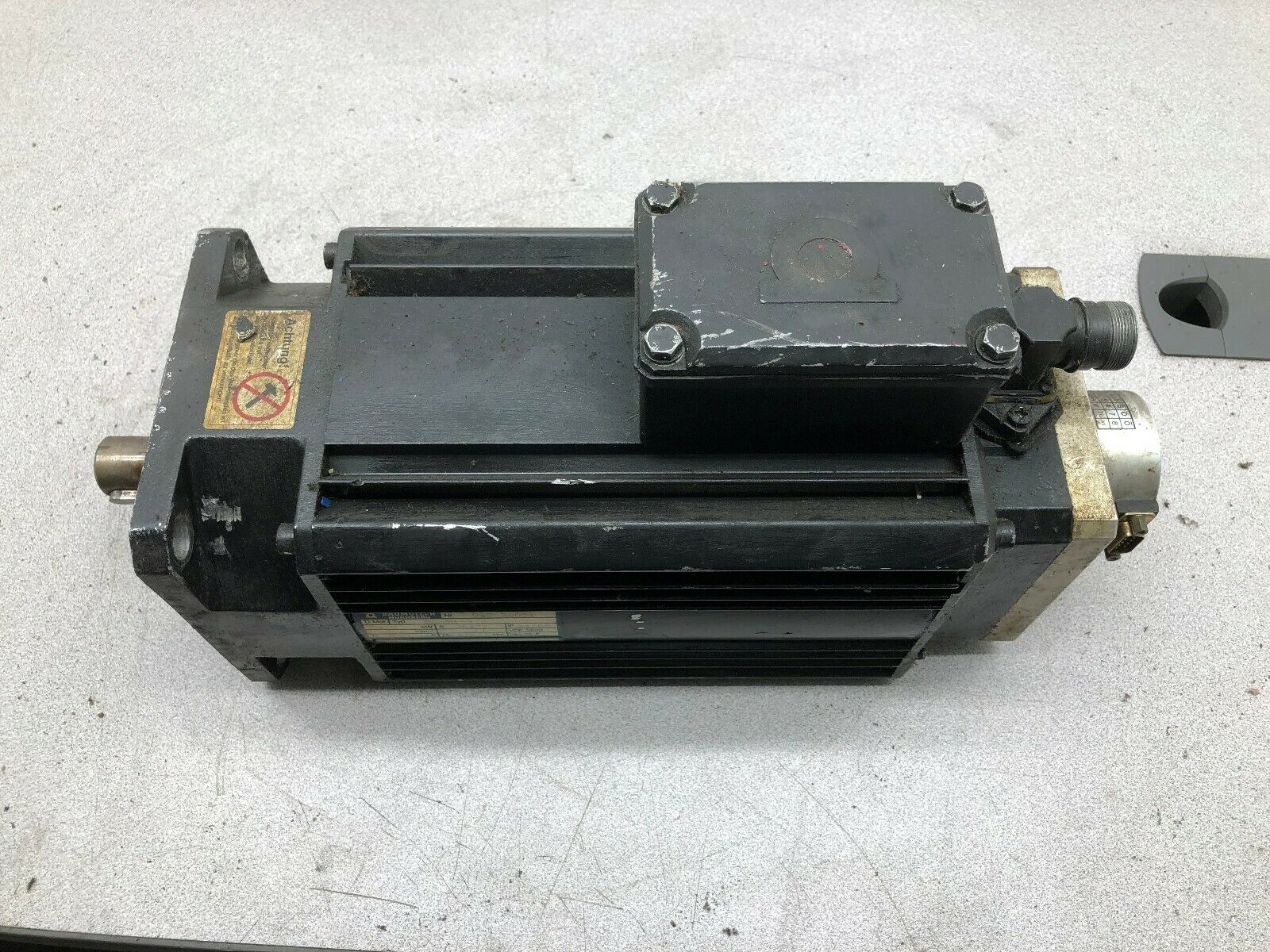 USED BAUMULLER NURNBERG 4.5 KW 2000 RPM SERVO MOTOR DS 71-S  /  942 26051