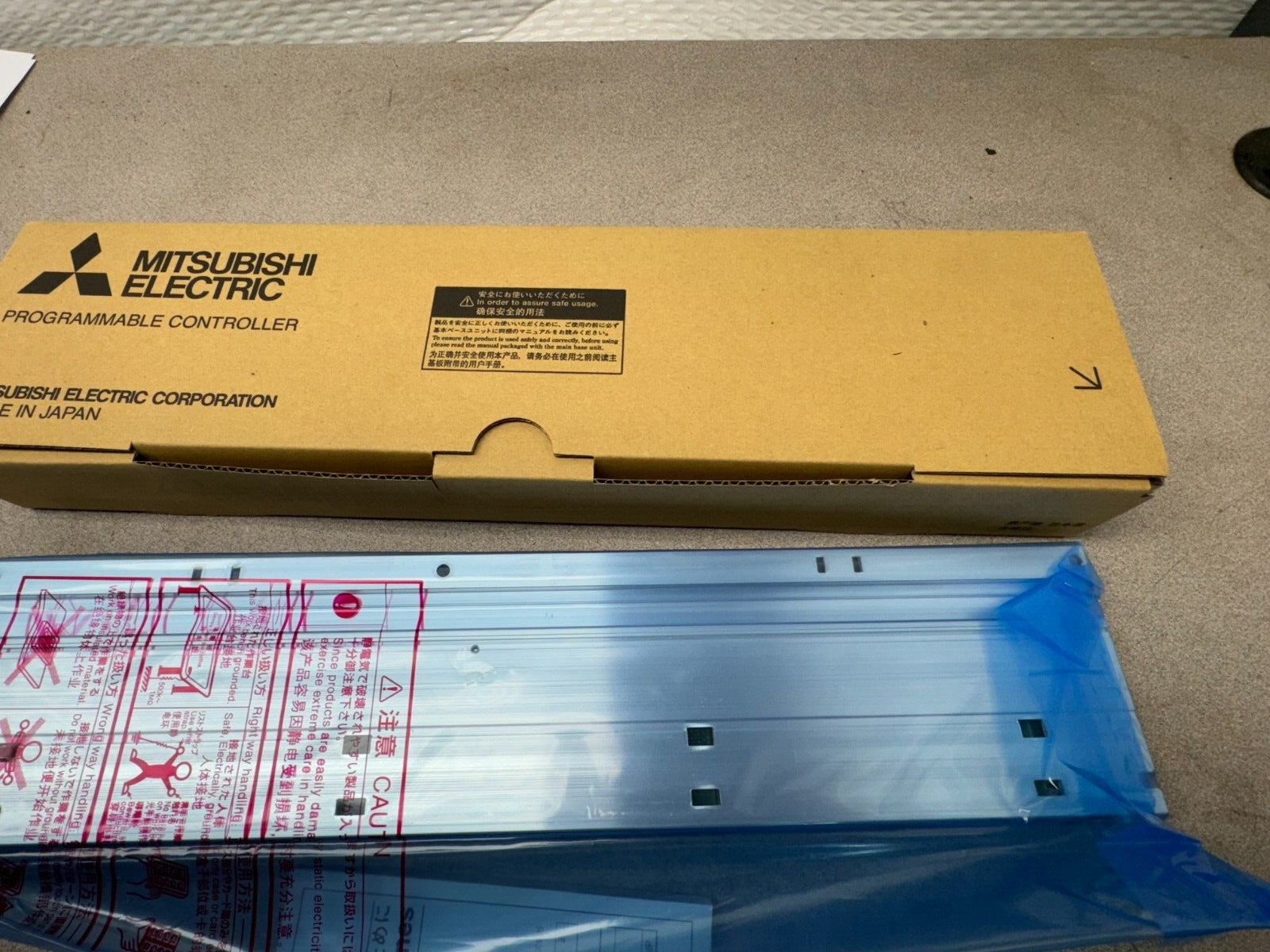NEW IN BOX MITSUBISHI ELECTRIC BASE UNIT Q312B