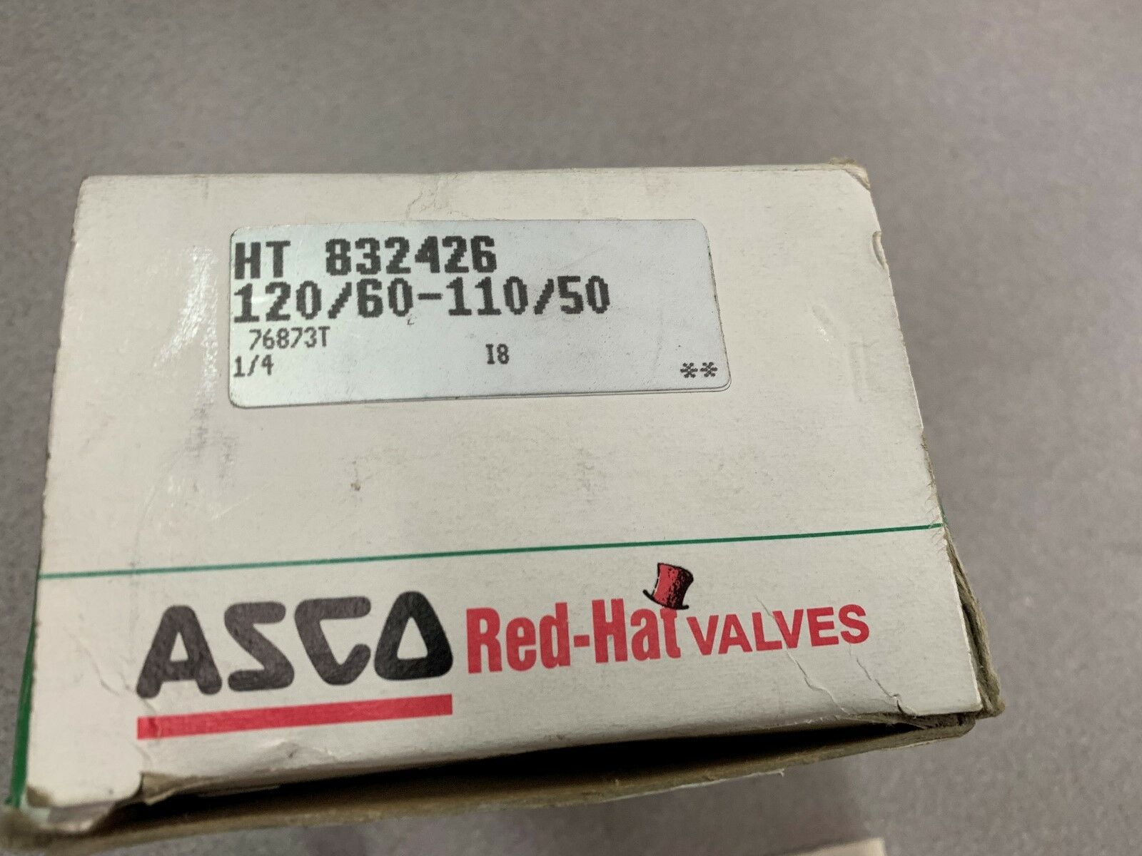 NEW IN BOX ASCO RED HAT SOLENOID VALVE 1/4" PIPE SIZE 110/120V COIL HT832426