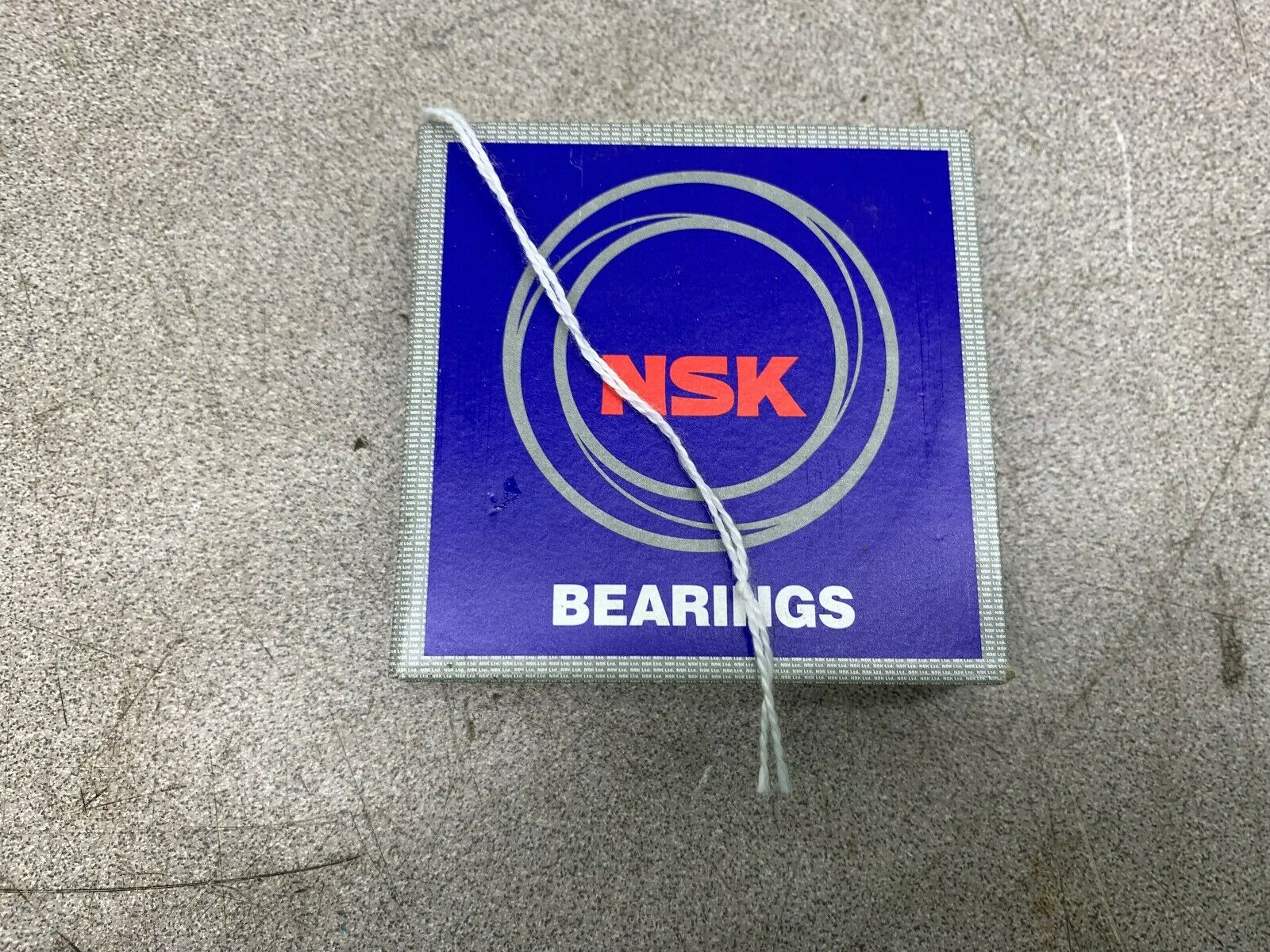 NEW IN BOX NSK BEARING 6306VVC3E