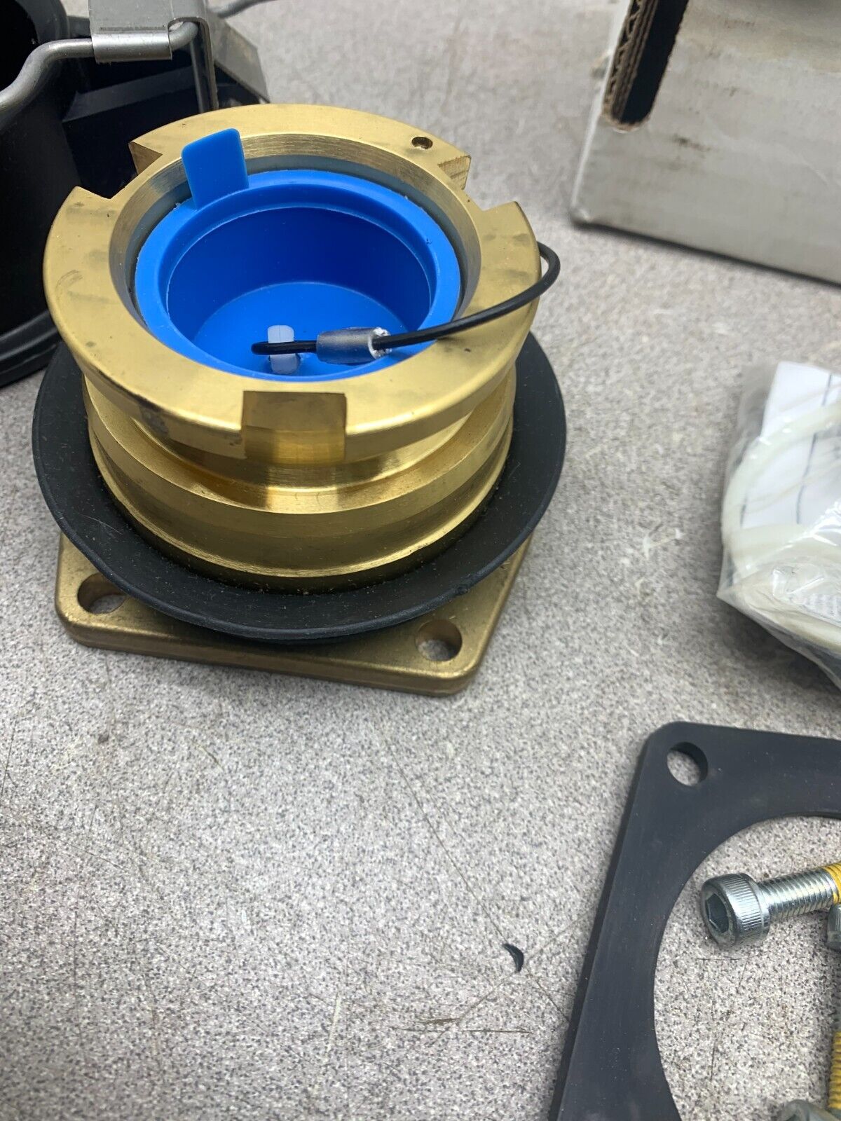 NEW IN BOX MORELECH INTERNATIONAL ADAPTER & CAP 300351P