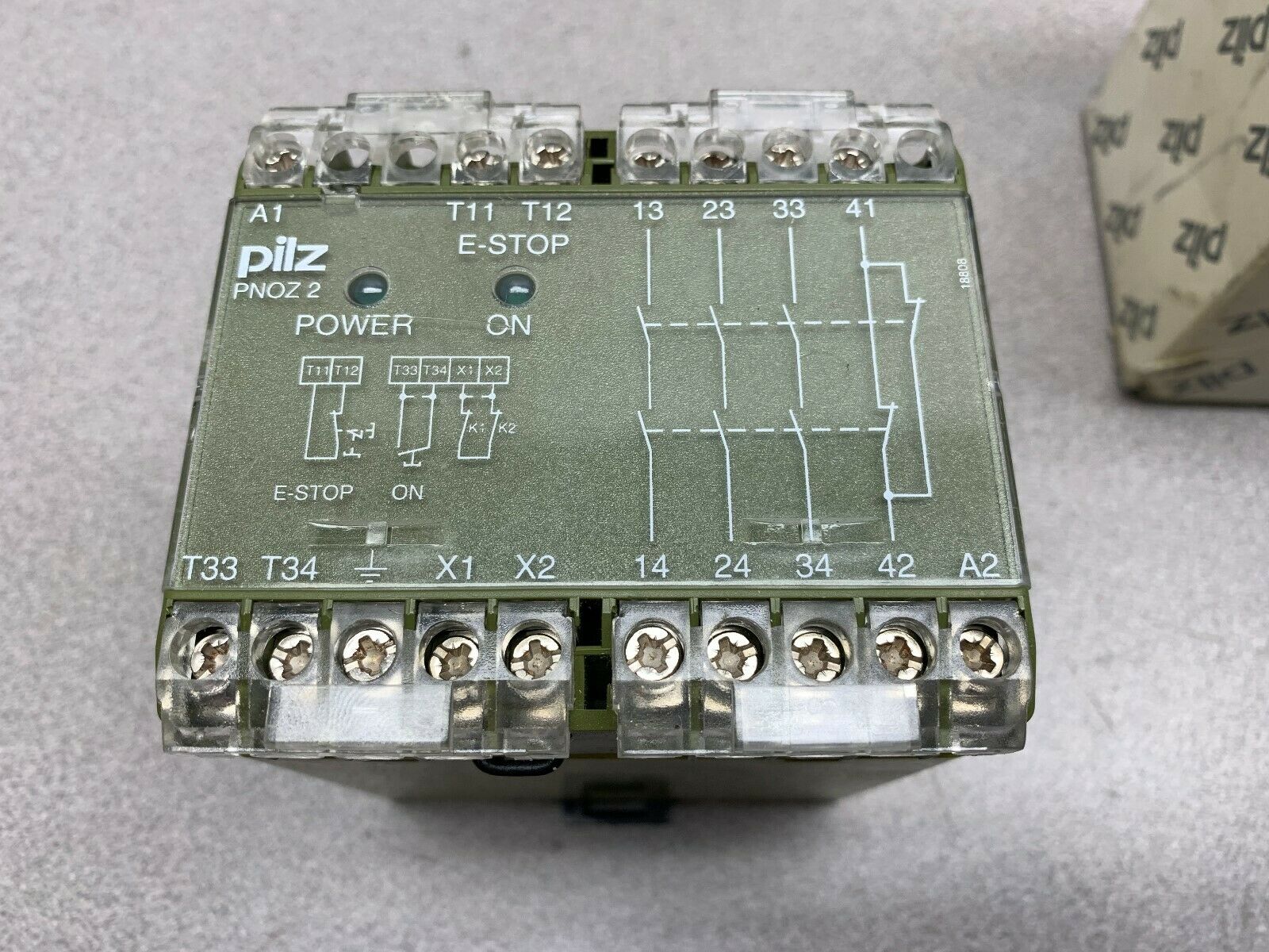 NEW IN BOX PILZ 475730 SAFETY RELAY PNOZ2 3S 1O