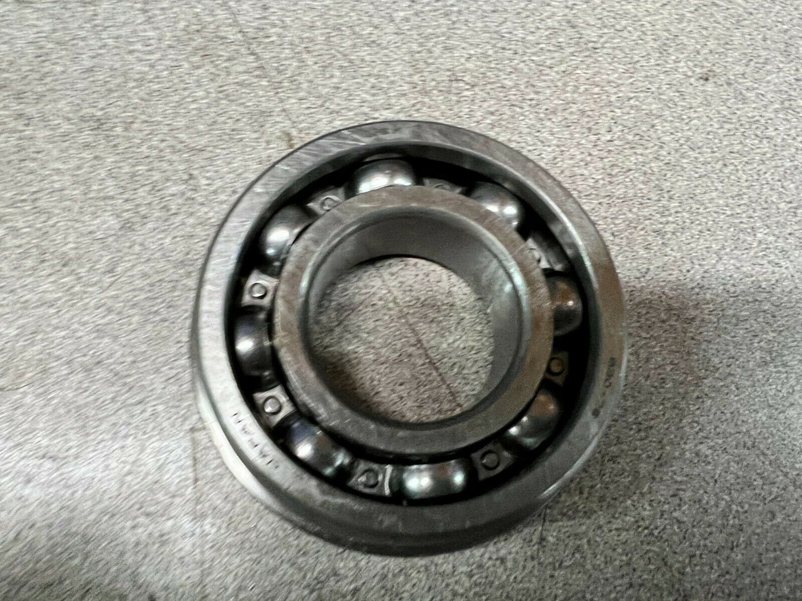 NEW IN BOX NSK B30-7E BALL BEARING  B-30-72