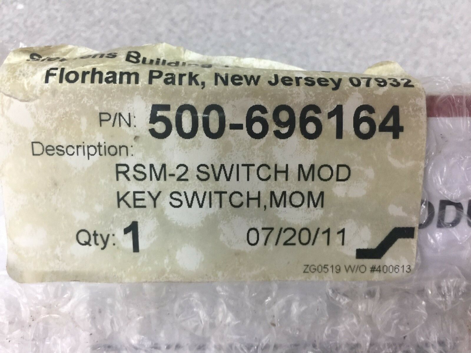 NEW NO BOX SIEMENS KEY SWITCH 500-696164