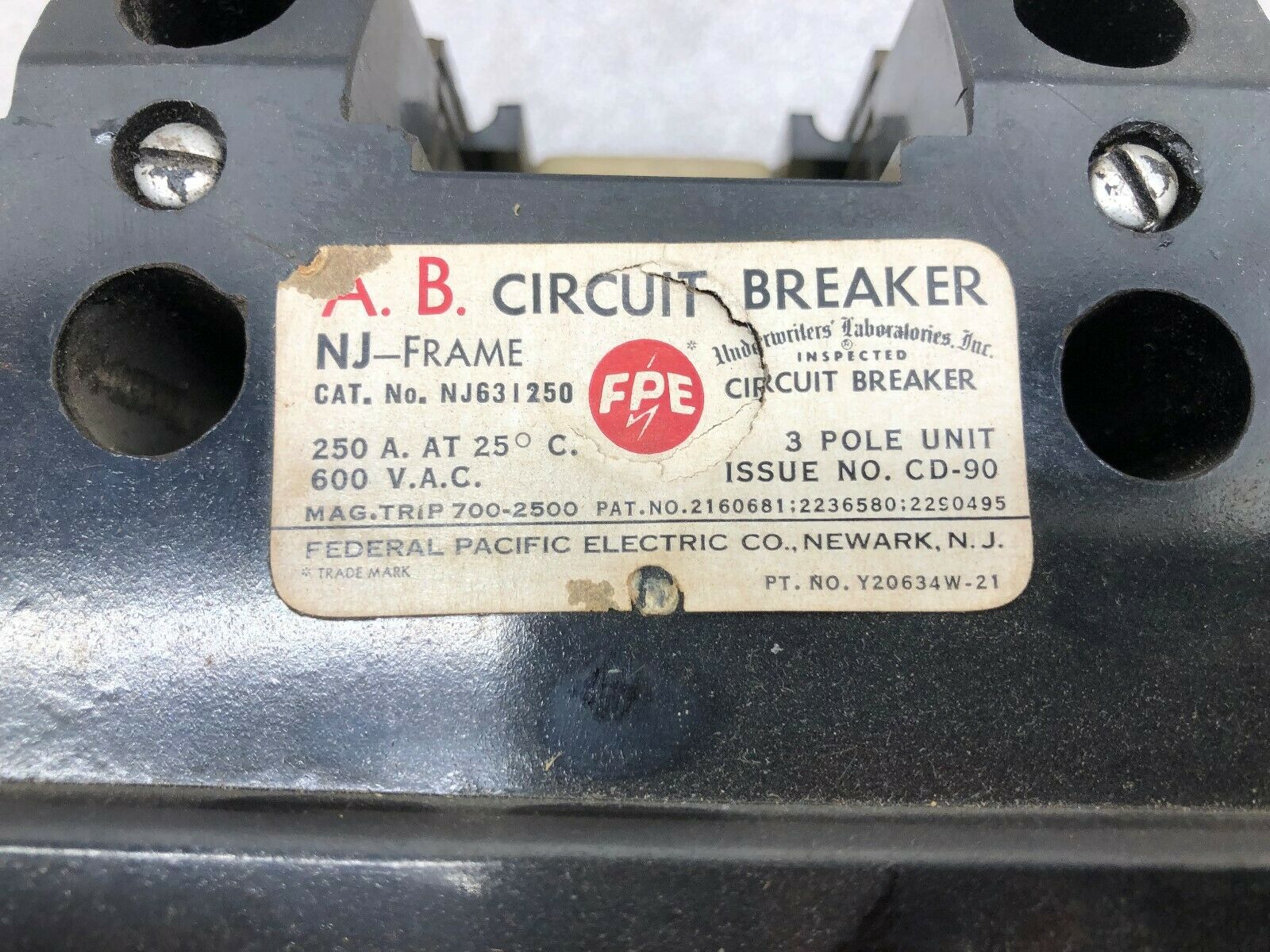 USED FEDERAL PACIFIC ELEC. 250 AMP NJ-FRAME 3 POLE 600 VAC BREAKER NJ631250