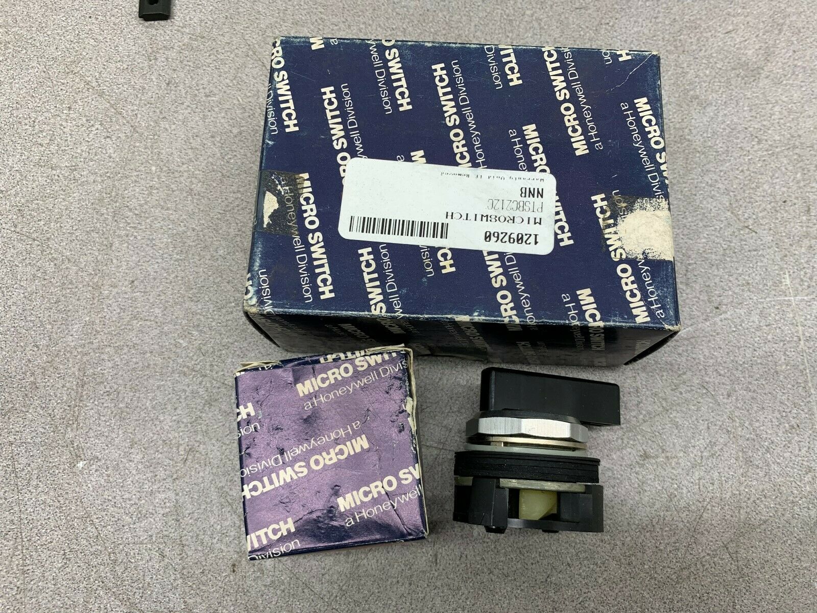 NEW IN BOX MICRO SWITCH PTSBC212C