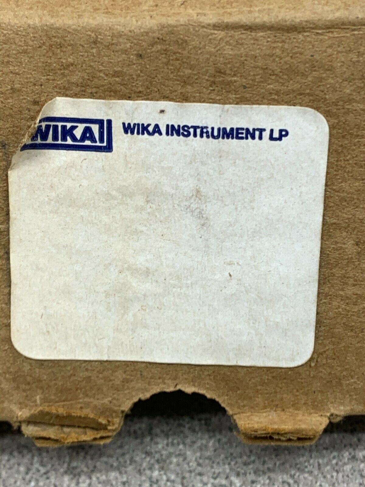 NEW IN BOX WIKA 0-200 PSI. LIQUID FILLED GAUGE 8100KKLU