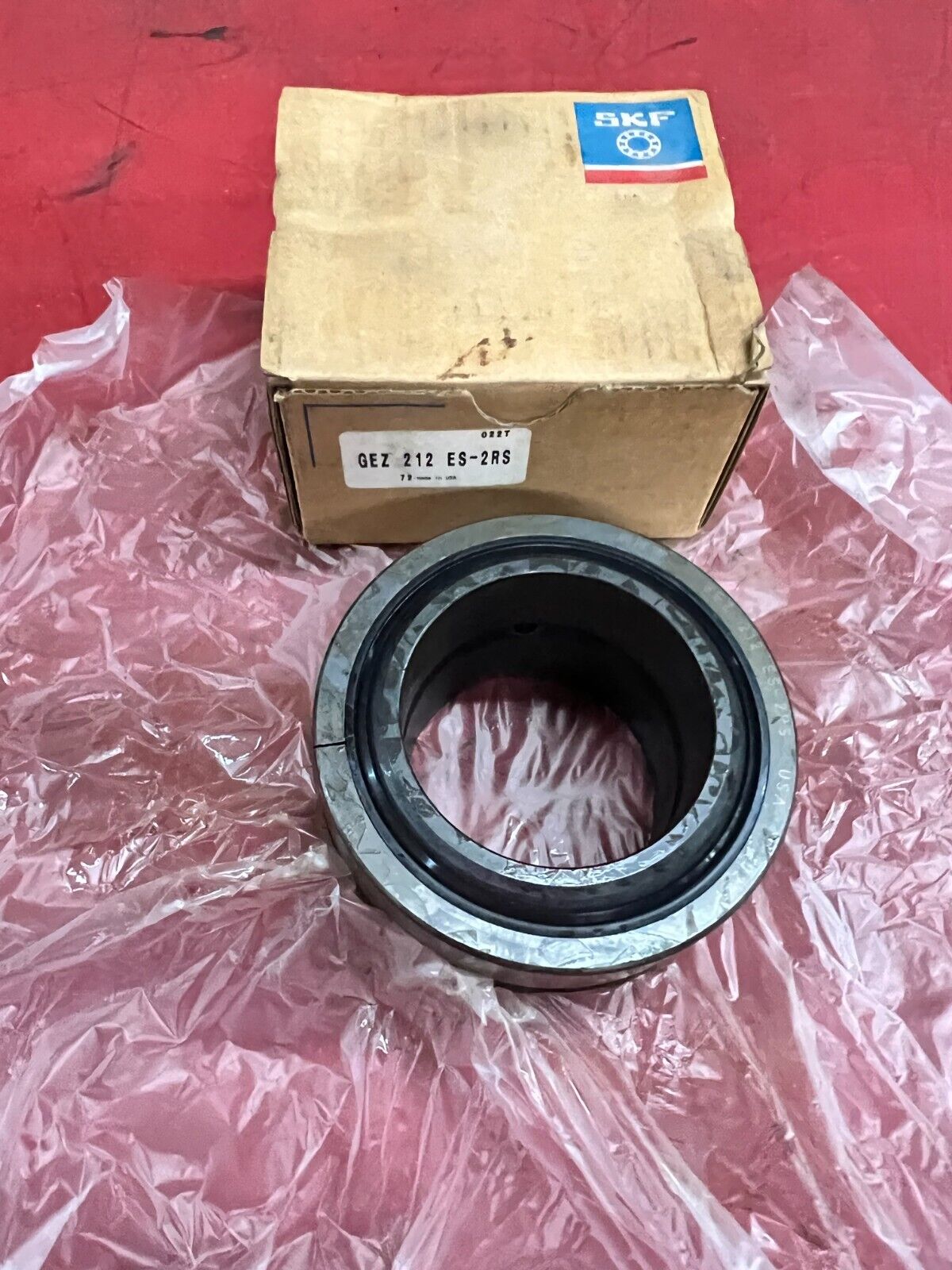 NEW IN BOX SKF PLAIN BEARING GEZ 212 ES-2RS