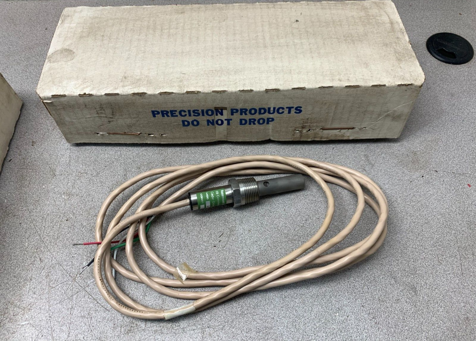 NEW IN BOX ROSEMOUNT 411 CONDUCTIVITY SENSOR BM 93517