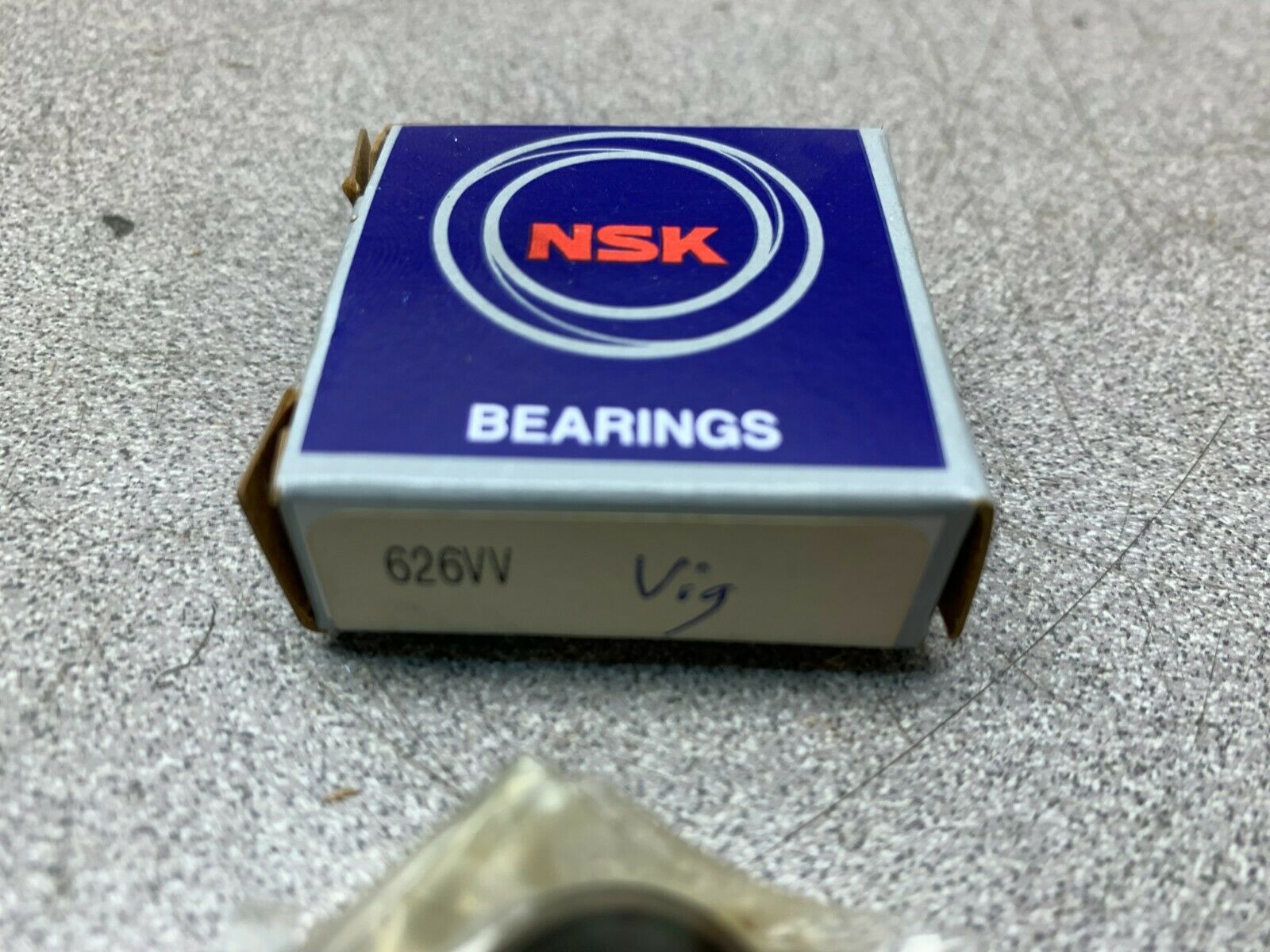 NEW IN BOX NSK BALL BEARING  626VV