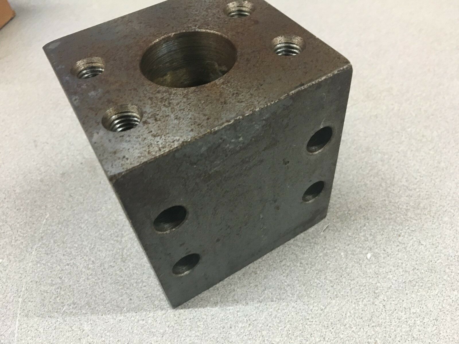 NEW NO BOX ANCHOR FLANGE W17-24U