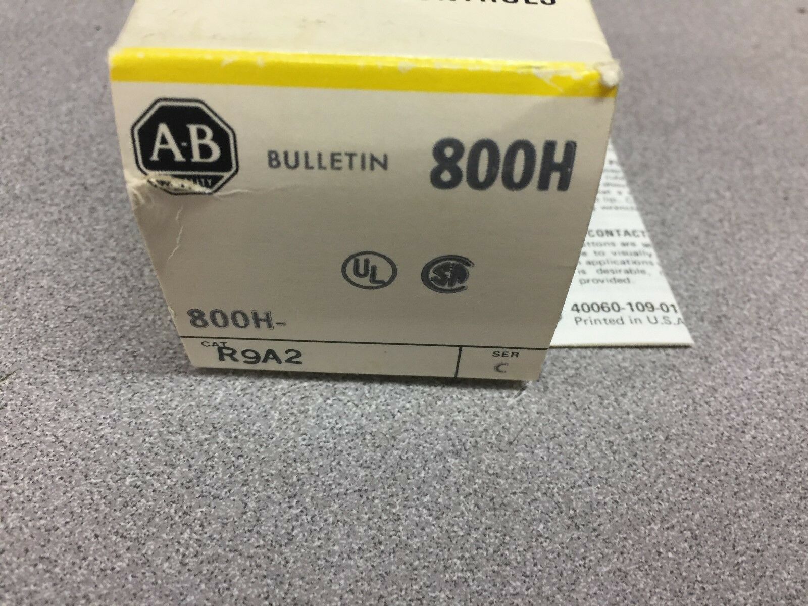 NEW IN BOX ALLEN BRADLEY PUSH BUTTON 800-R9A2