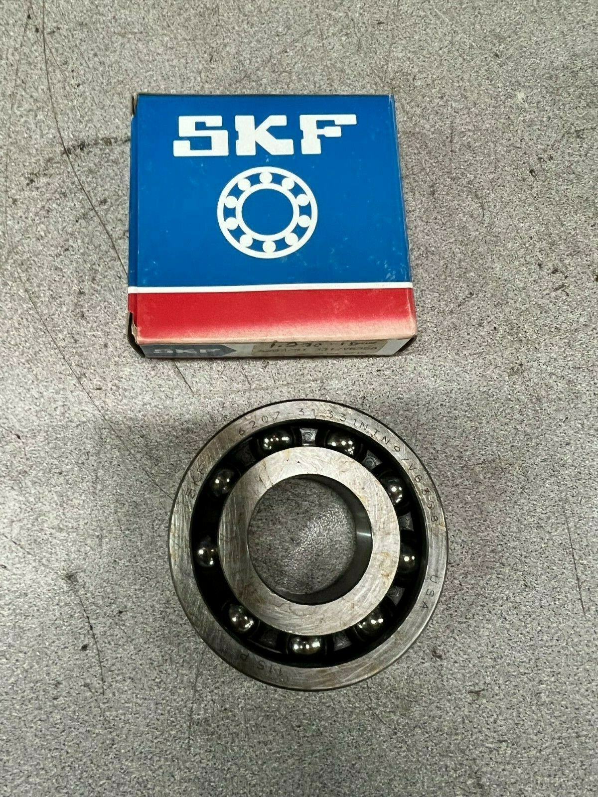 NEW IN BOX SKF ROLLER BEARING  6207/31.331NTN9/VB358