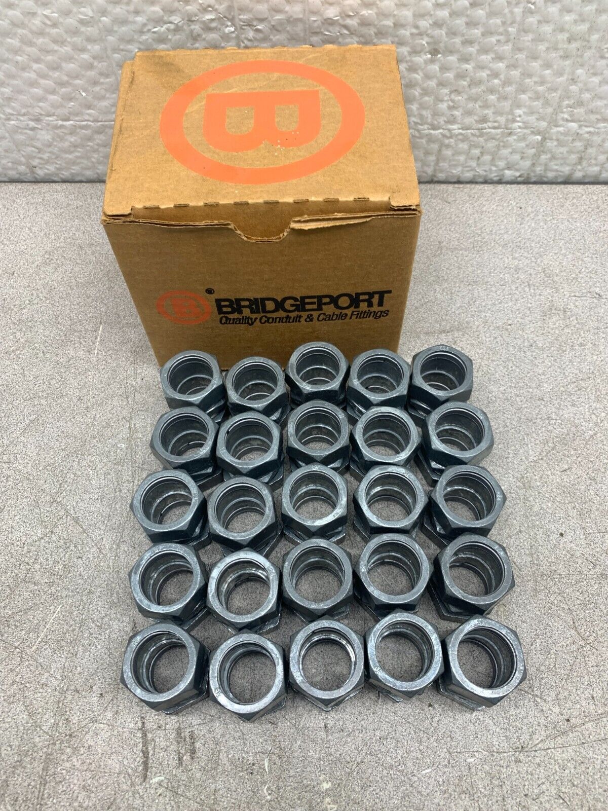 NEW BOX OF 25 BRIDGEPORT 3/4" ZINC EMT COUPLINGS 261-DC