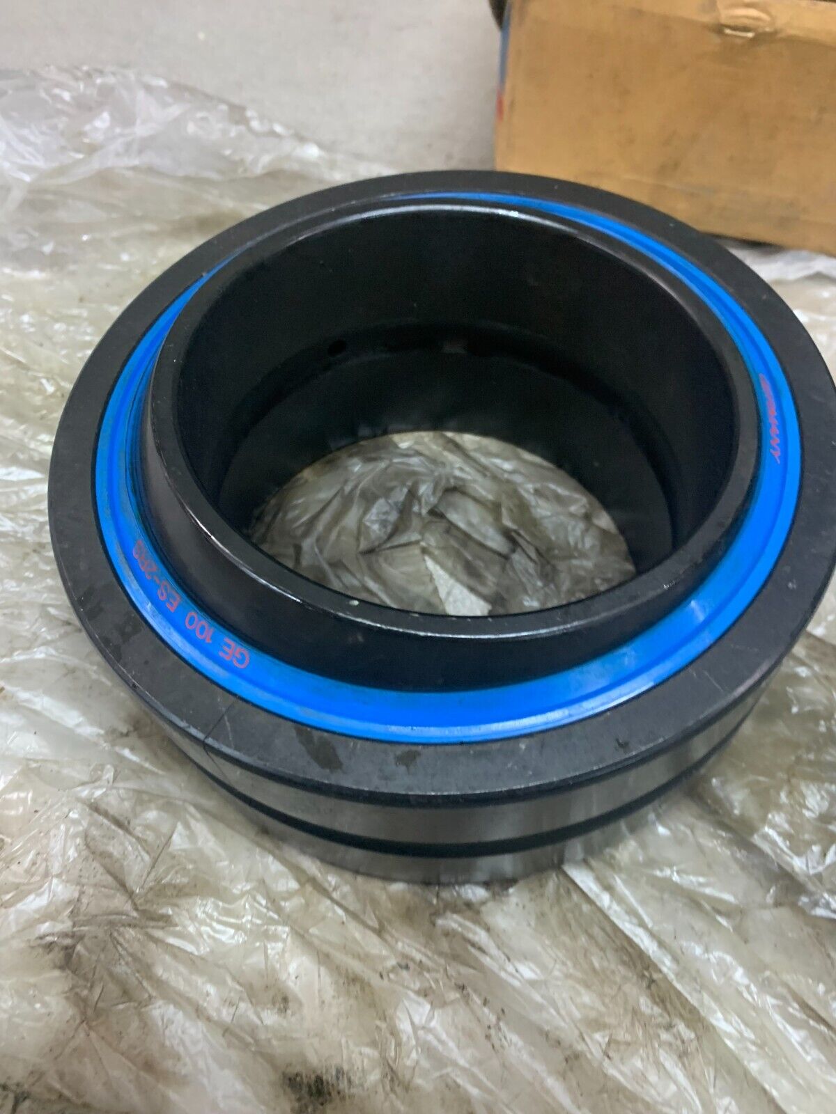 NEW IN BOX SKF PLAIN SPHERICAL BEARING GE 100 ES-2RS