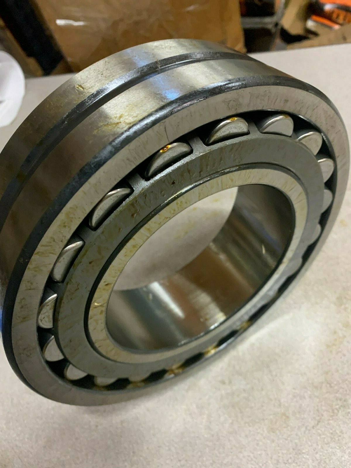 NEW NO BOX SKF SPHERICAL ROLLER BEARING 22224CK C3W33