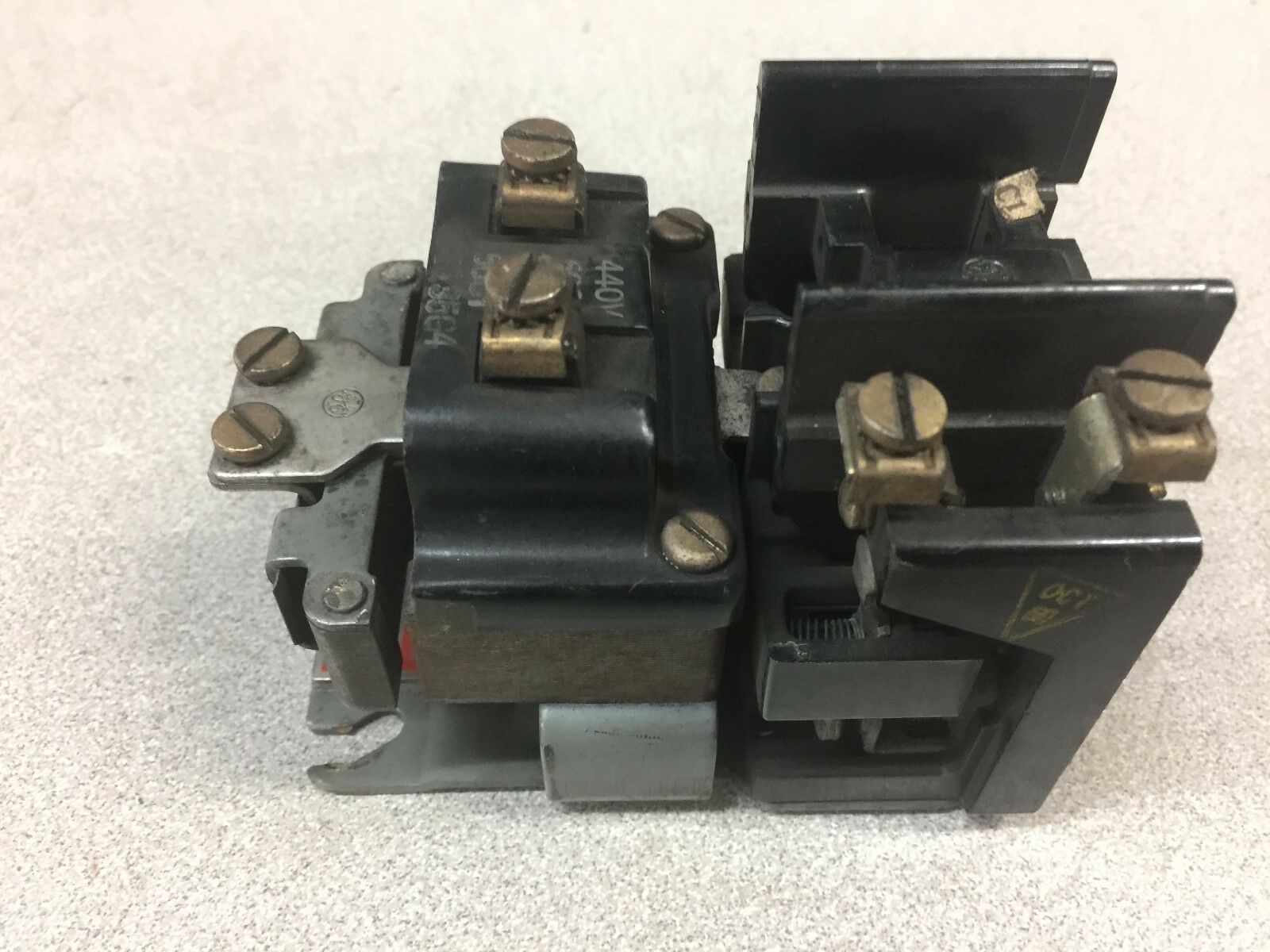 USED GE CONTROL RELAY CR2810A17AA